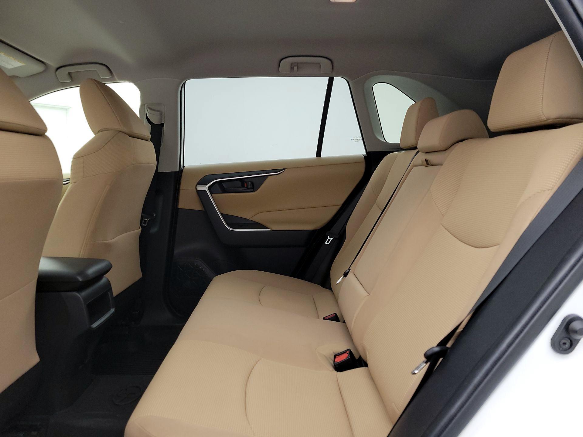 Thumbnail: 2020 Toyota RAV4 - 19