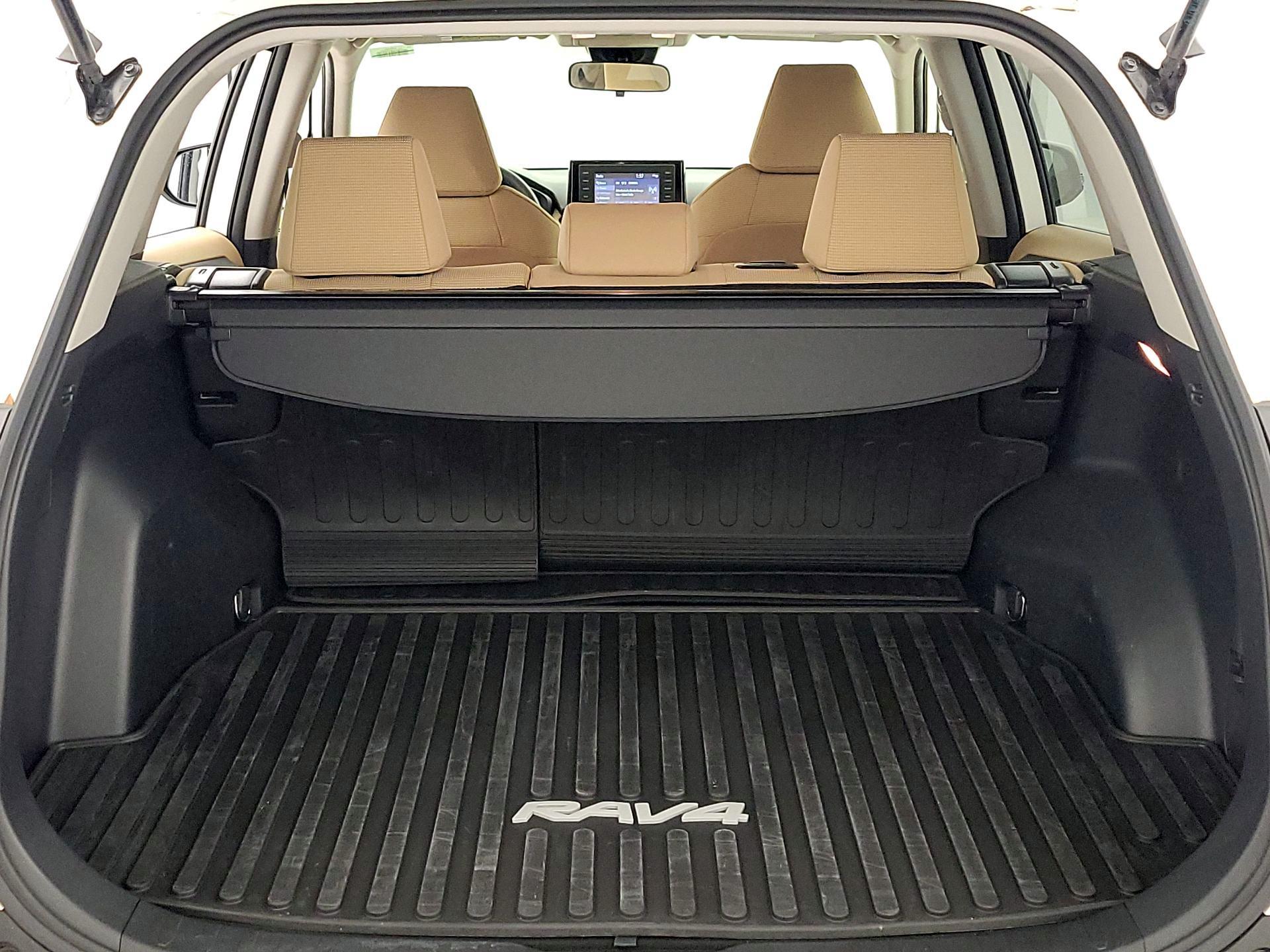 Thumbnail: 2020 Toyota RAV4 - 20