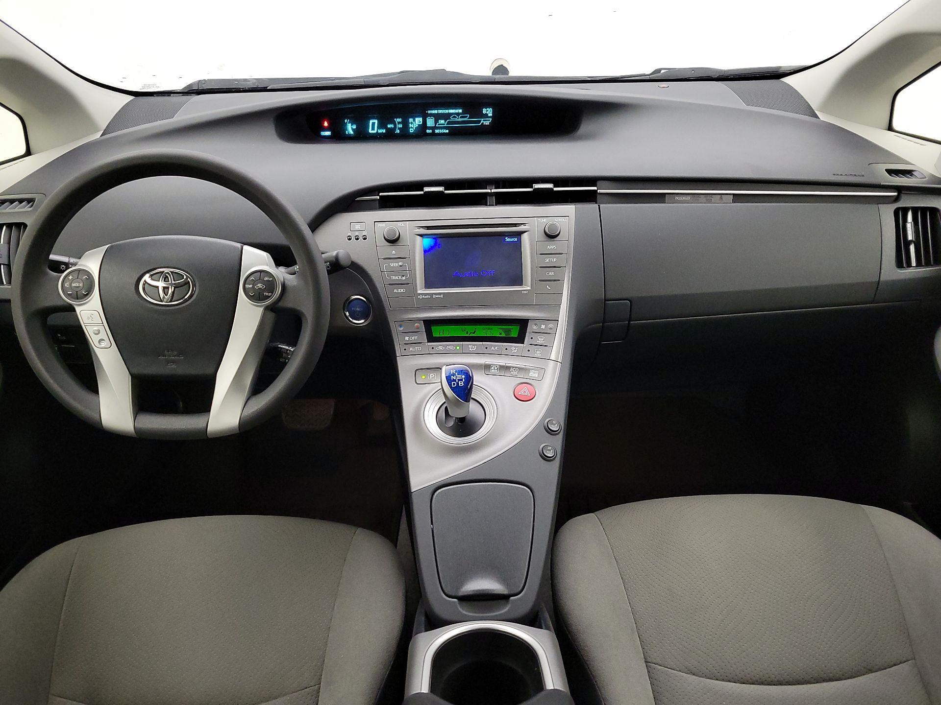 Thumbnail: 2015 Toyota Prius - 9