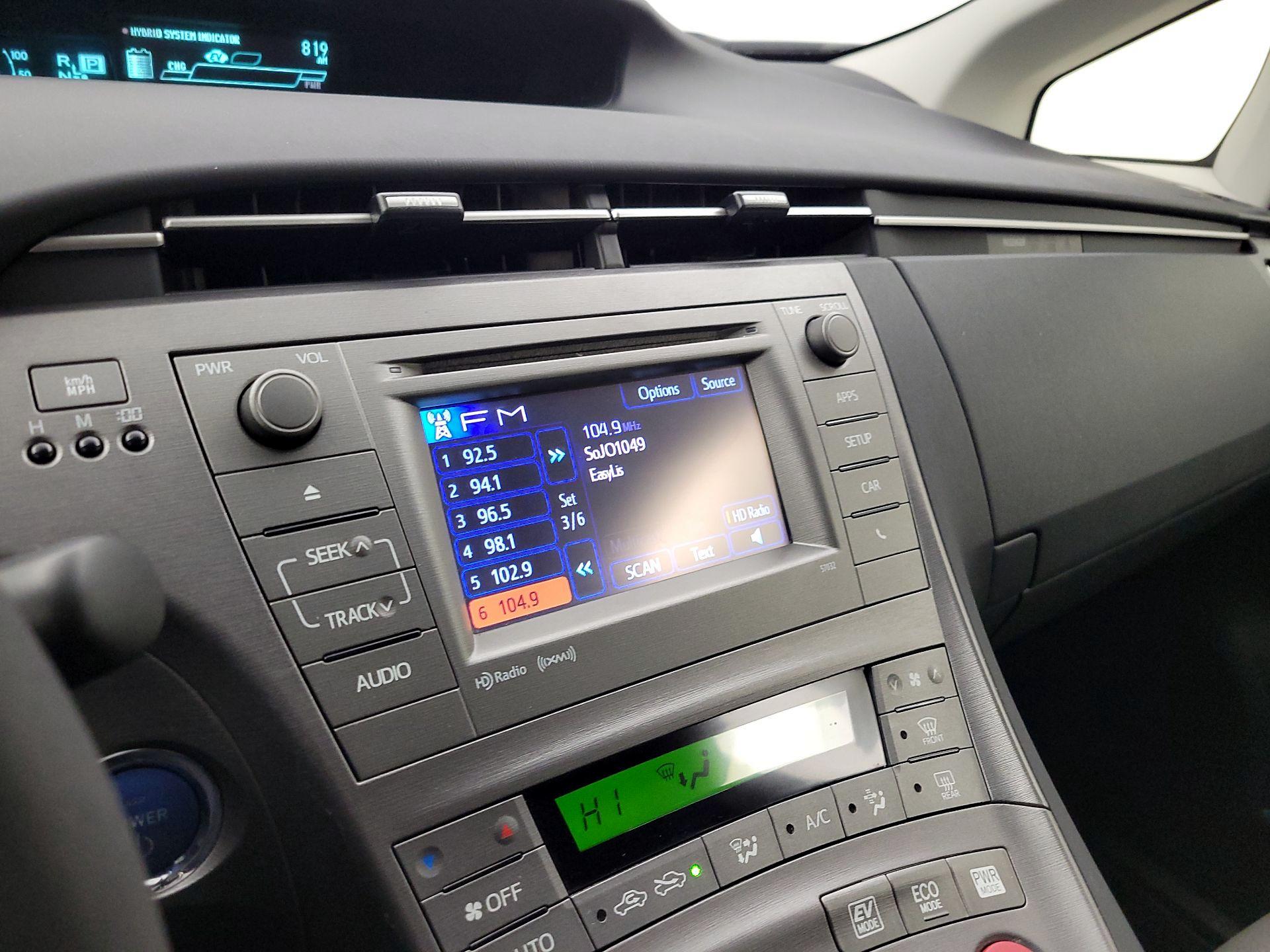 Thumbnail: 2015 Toyota Prius - 15