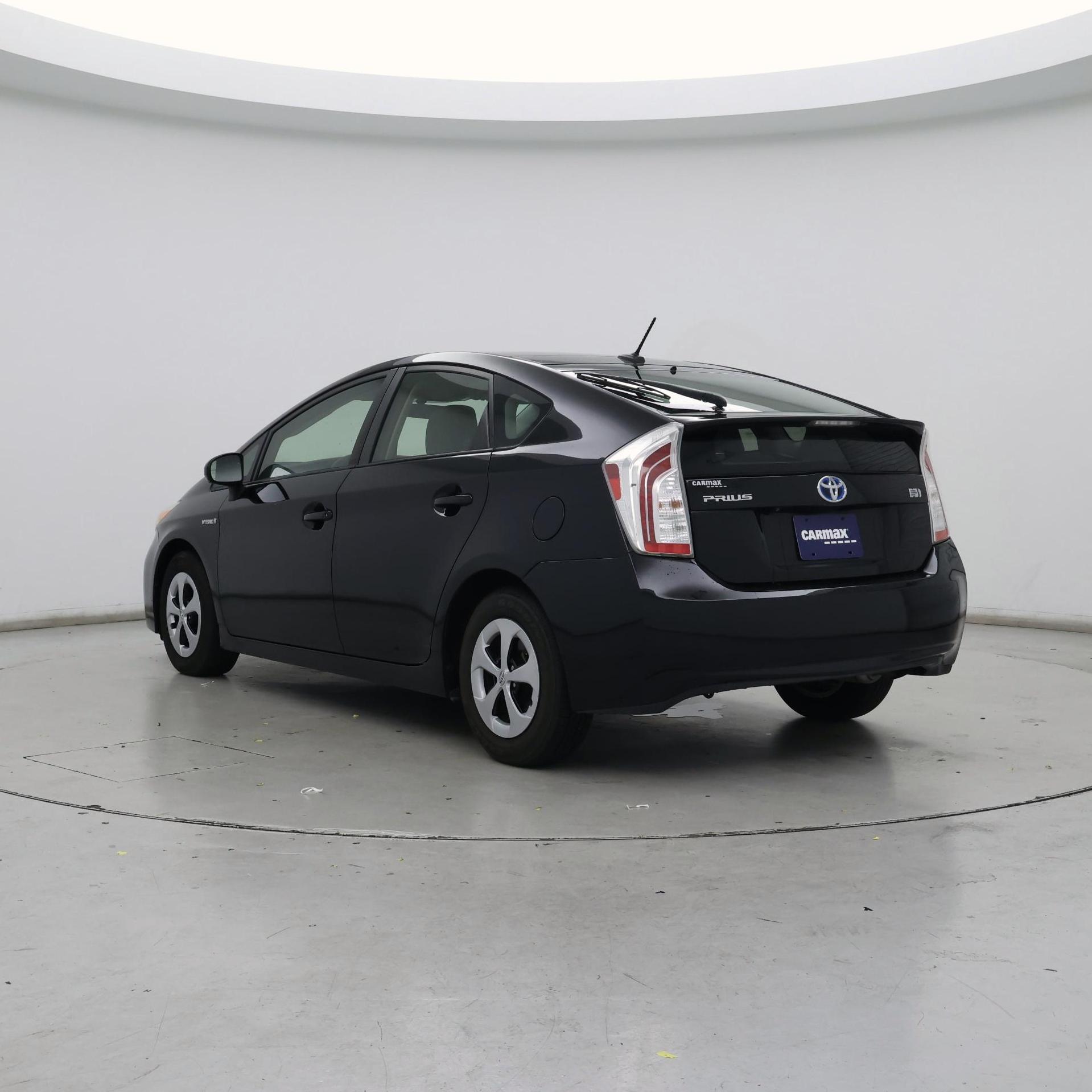 Thumbnail: 2015 Toyota Prius - 2