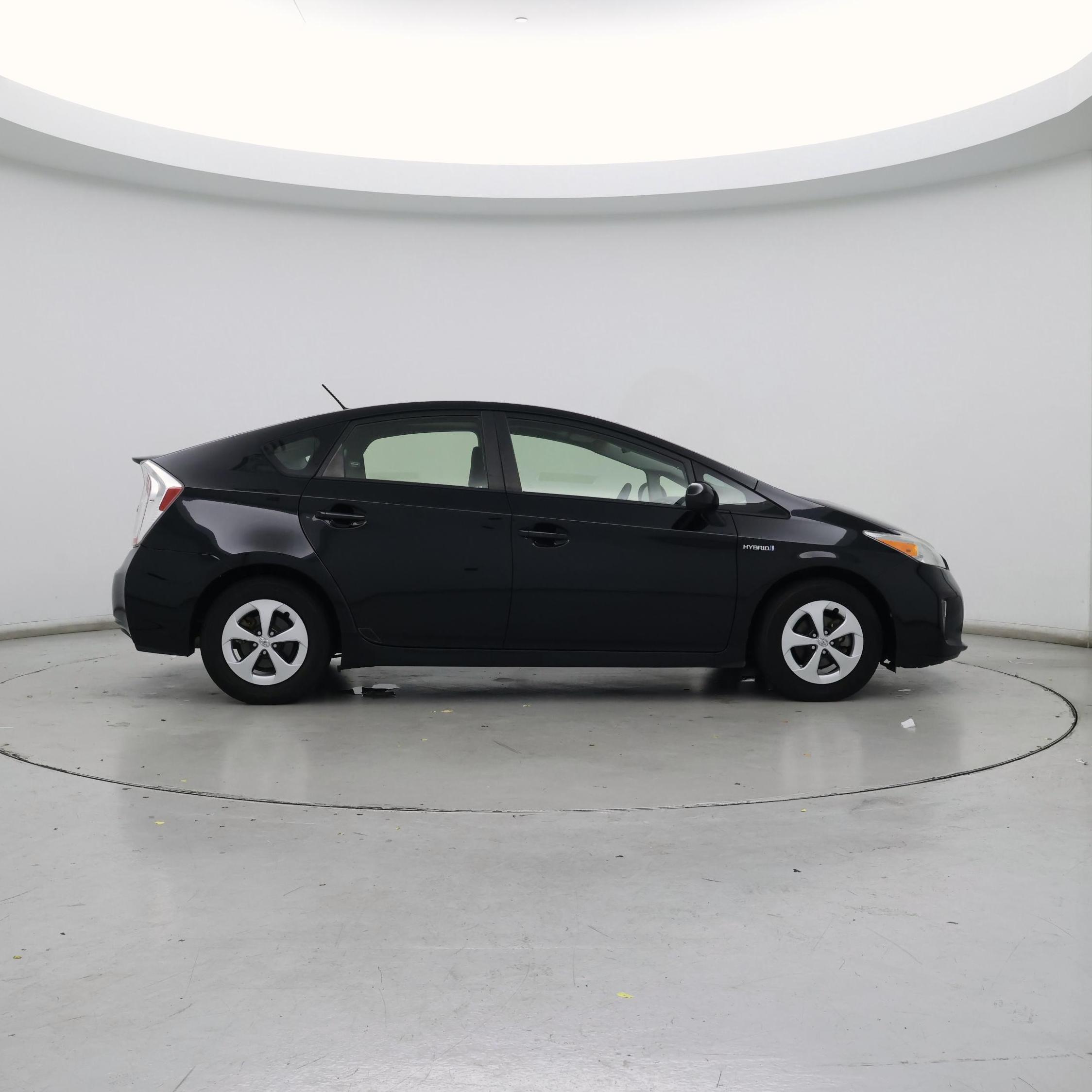Thumbnail: 2015 Toyota Prius - 7