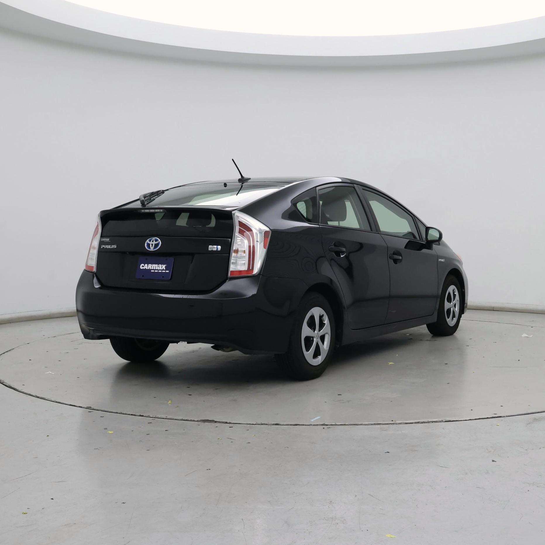 Thumbnail: 2015 Toyota Prius - 8