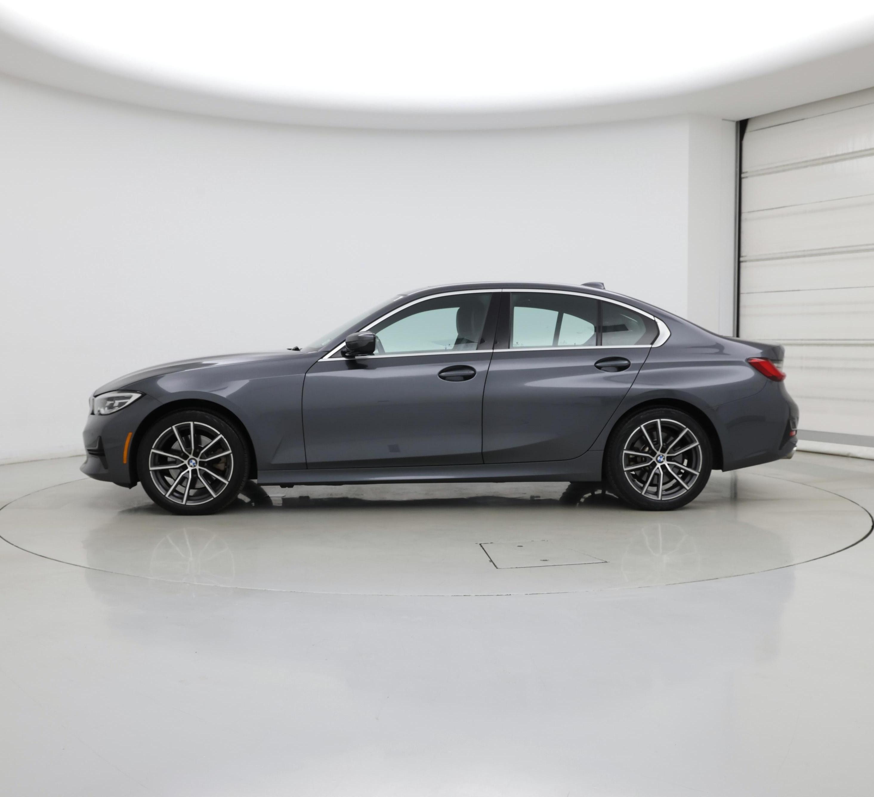 Thumbnail: 2021 BMW 3 Series - 3