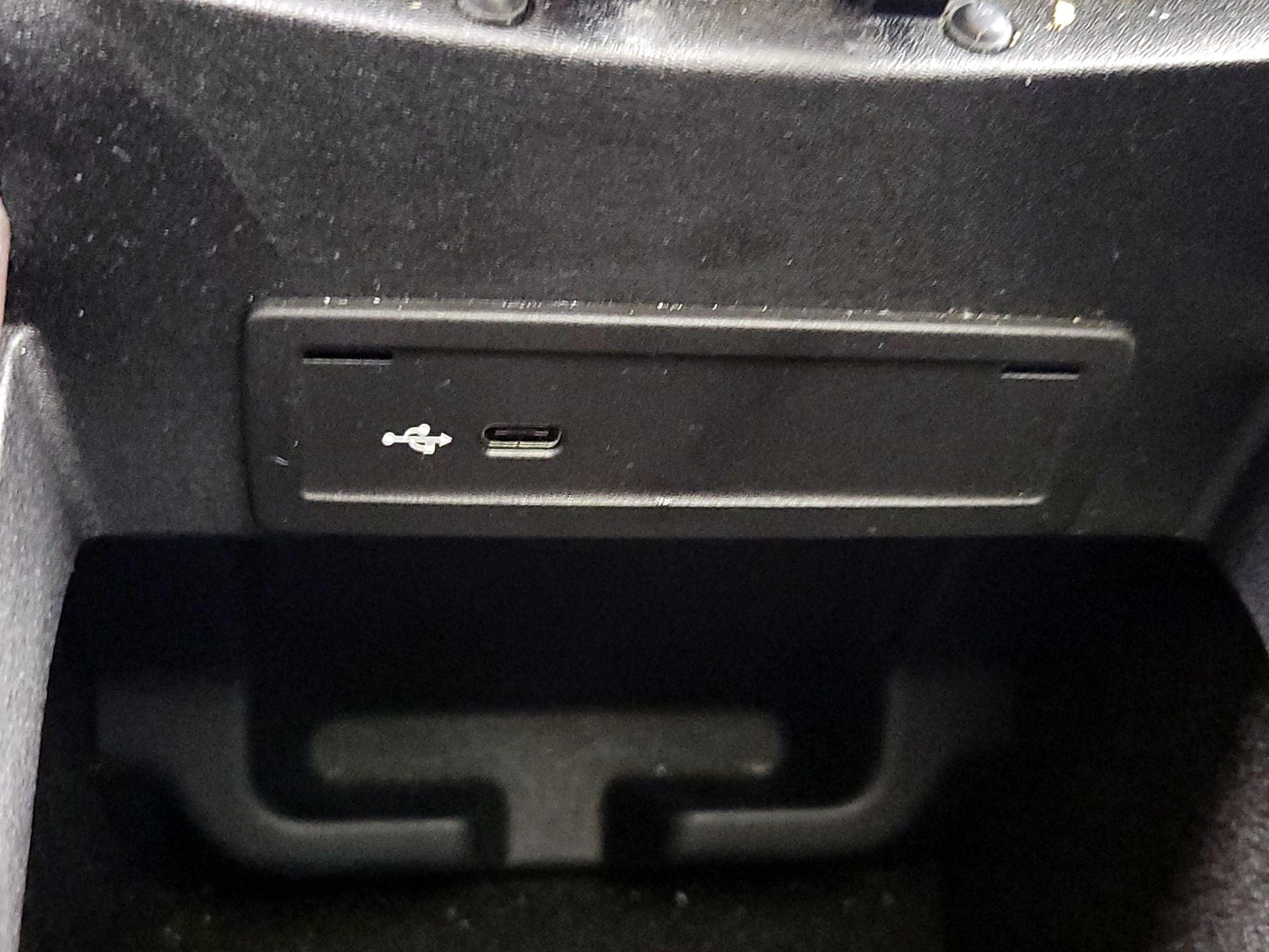 Thumbnail: 2020 Mercedes-Benz GLE - 19