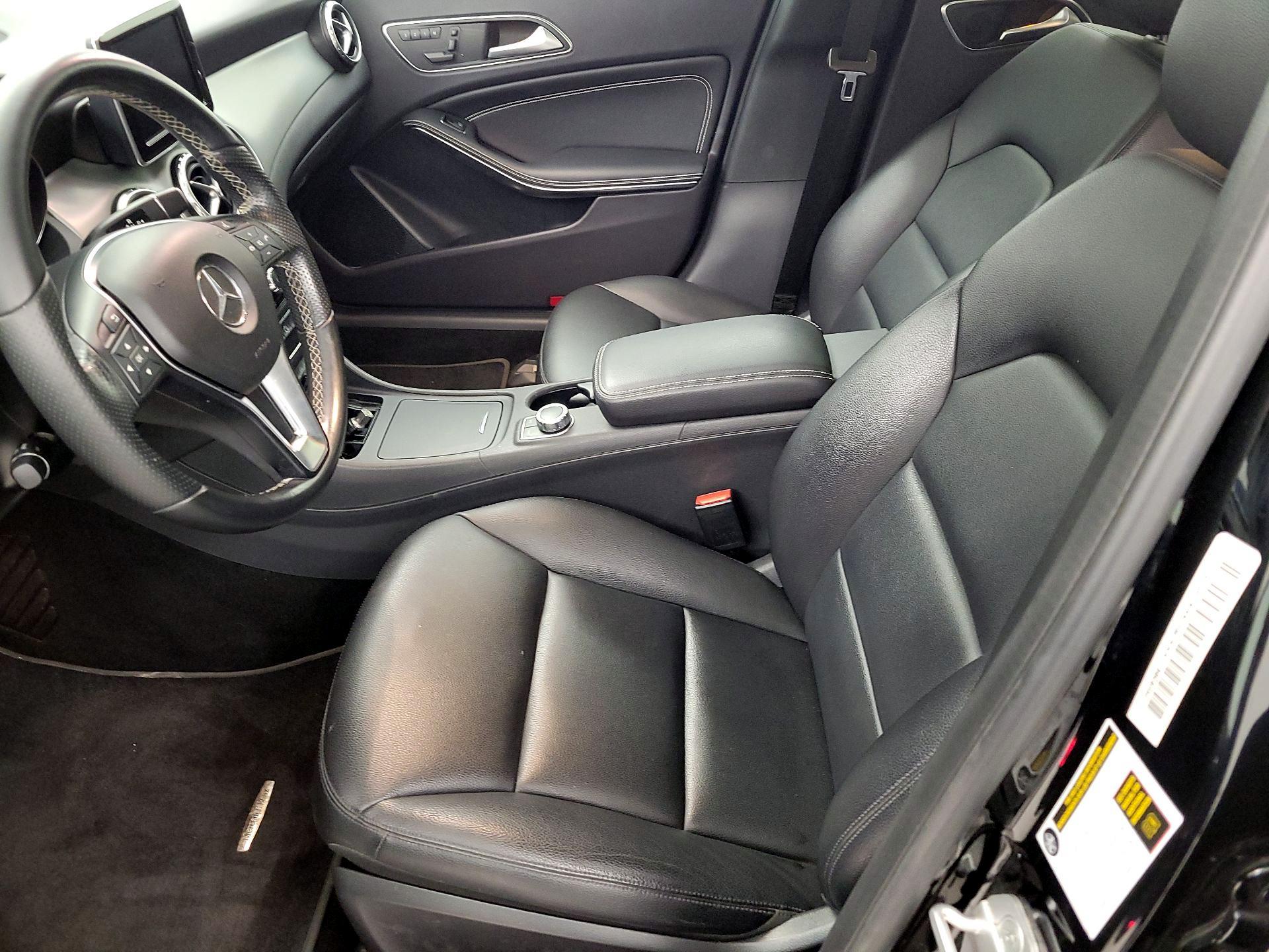 Thumbnail: 2015 Mercedes-Benz GLA - 11