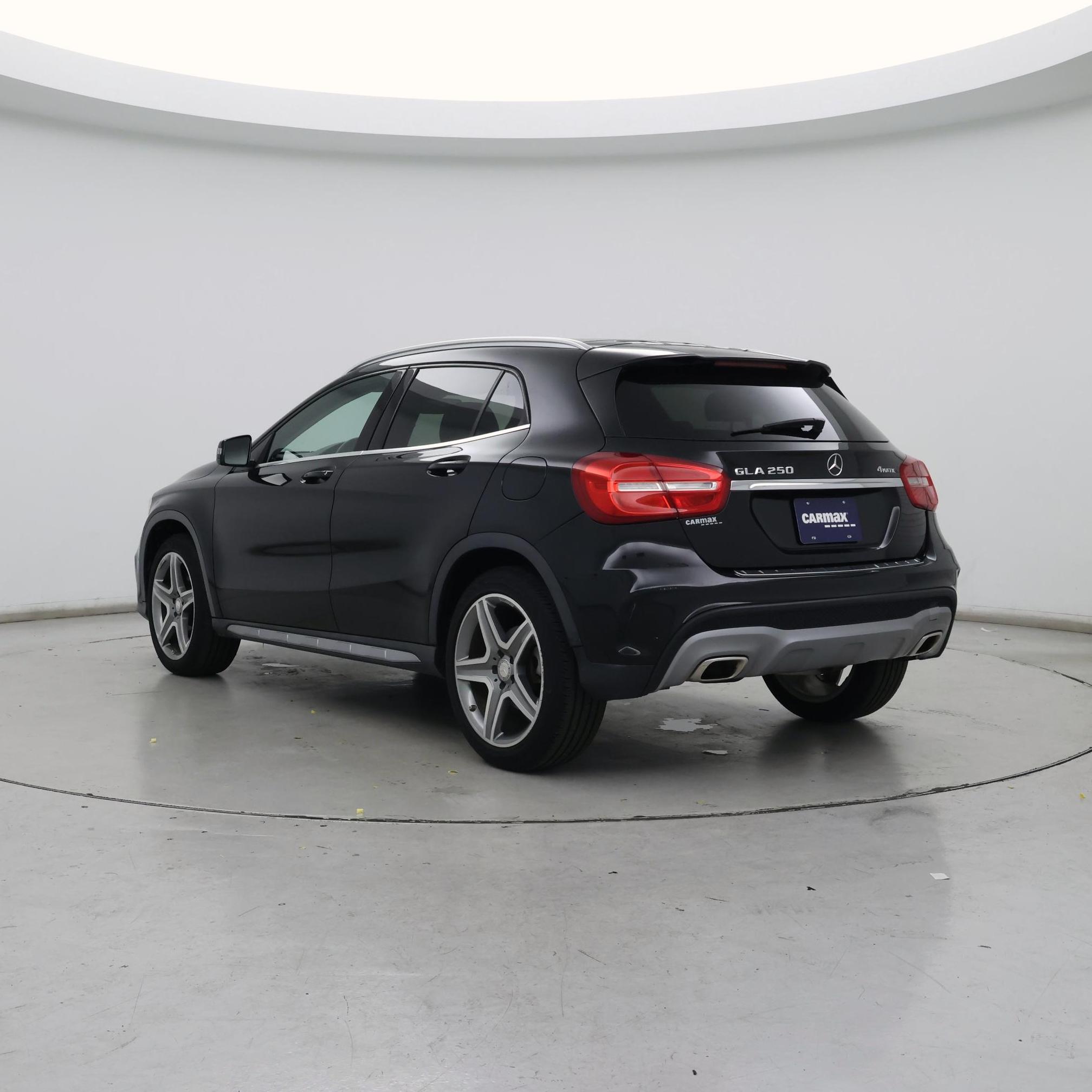 Thumbnail: 2015 Mercedes-Benz GLA - 2