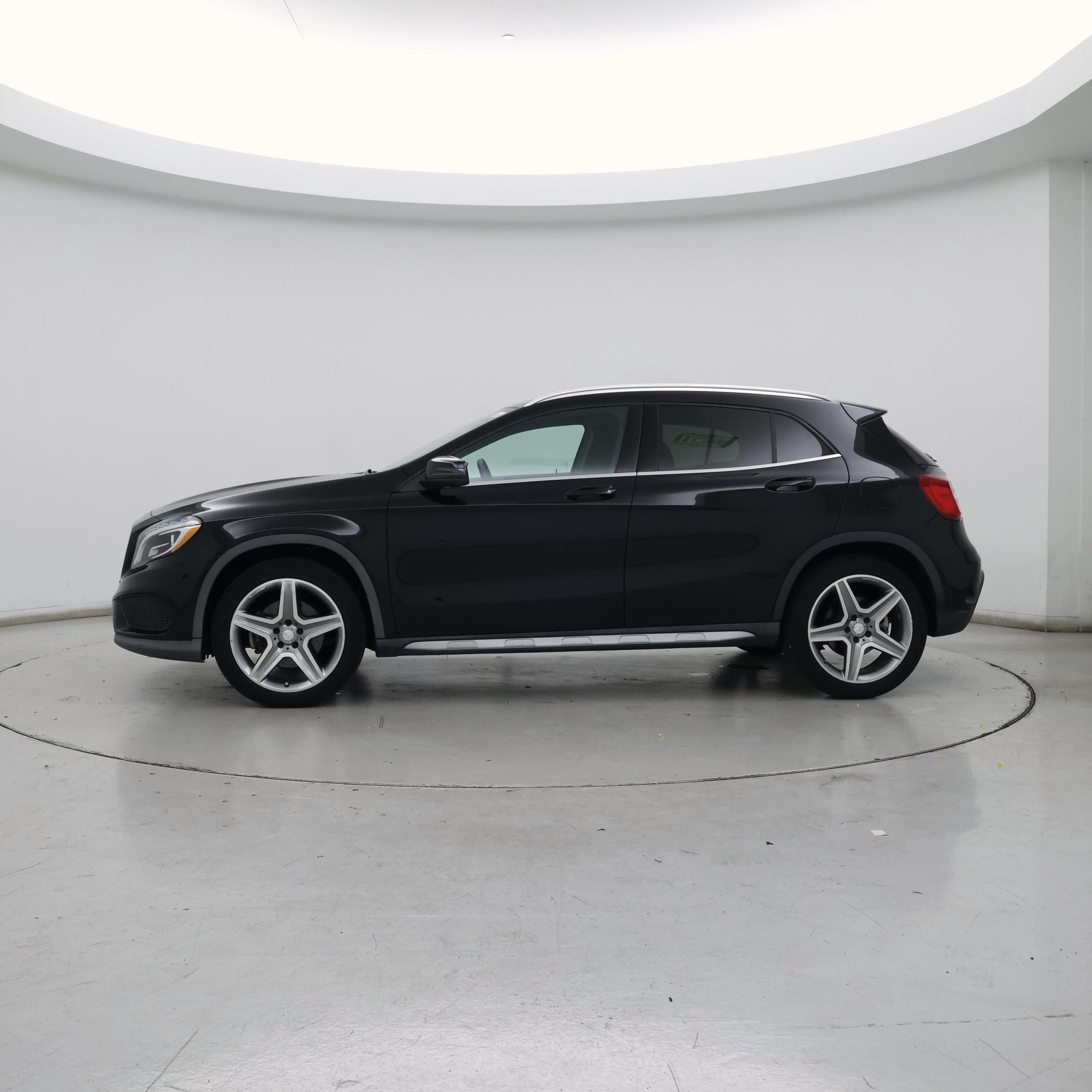 Thumbnail: 2015 Mercedes-Benz GLA - 3