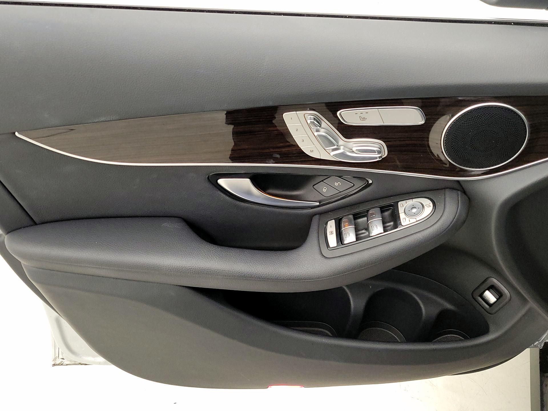 Thumbnail: 2020 Mercedes-Benz GLC - 12