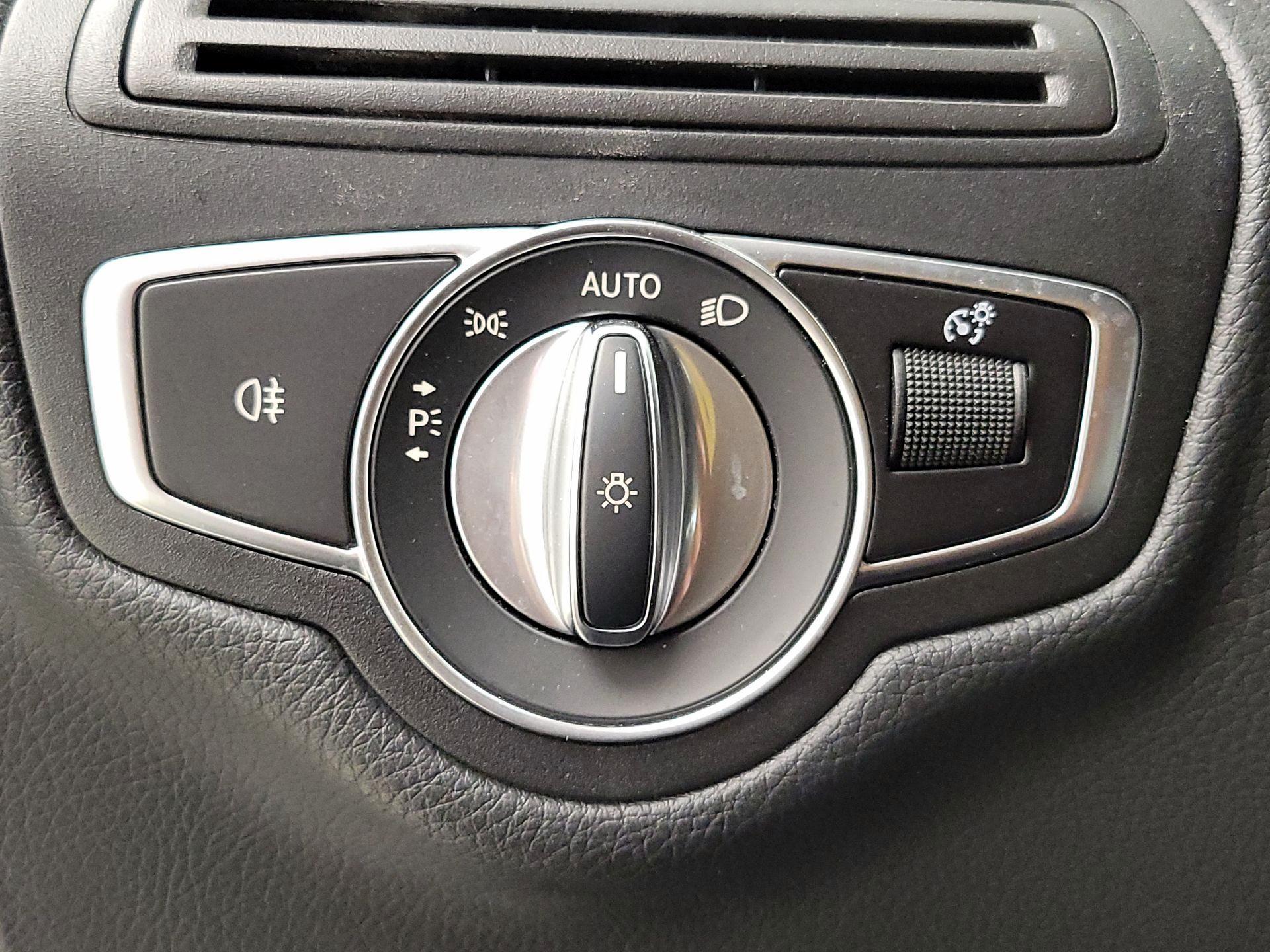 Thumbnail: 2020 Mercedes-Benz GLC - 13