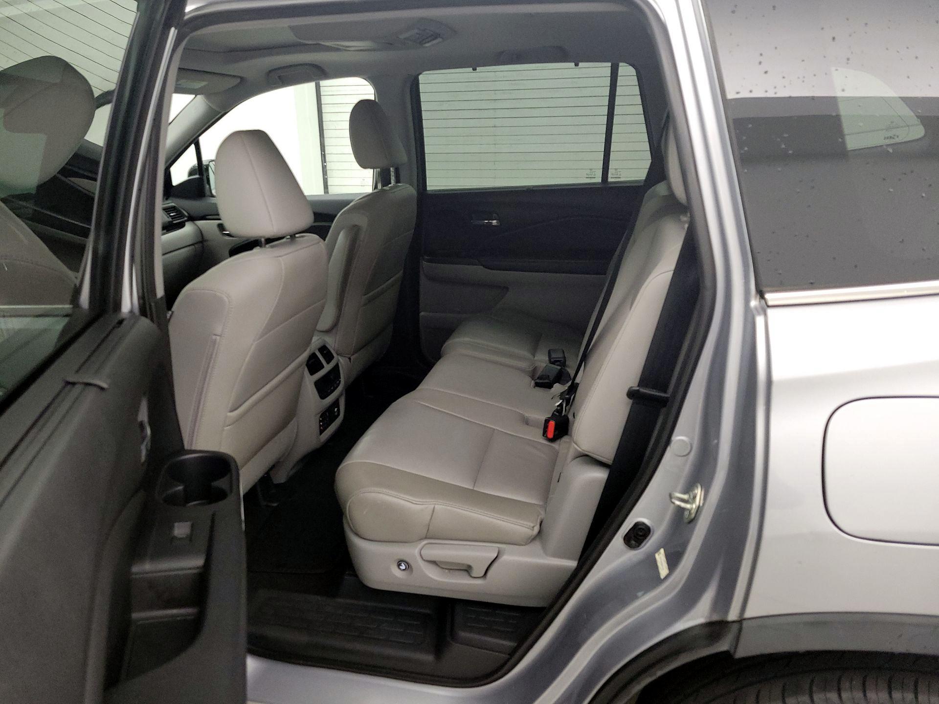 Thumbnail: 2020 Jeep Grand Cherokee - 20