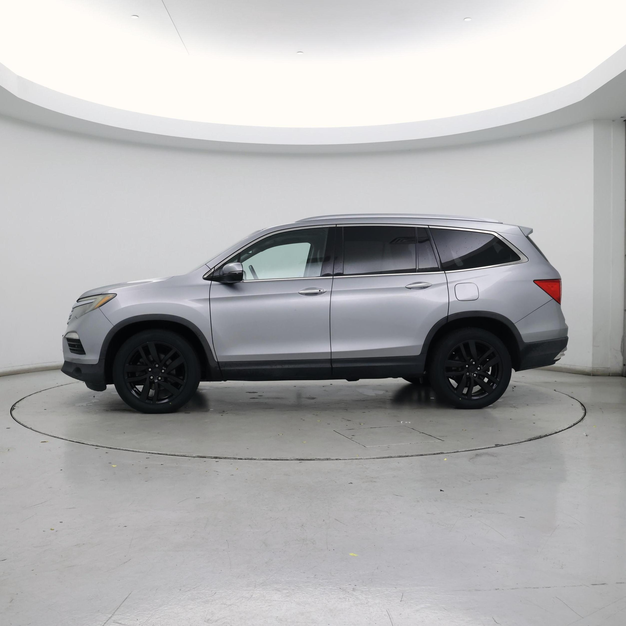 Thumbnail: 2020 Jeep Grand Cherokee - 3