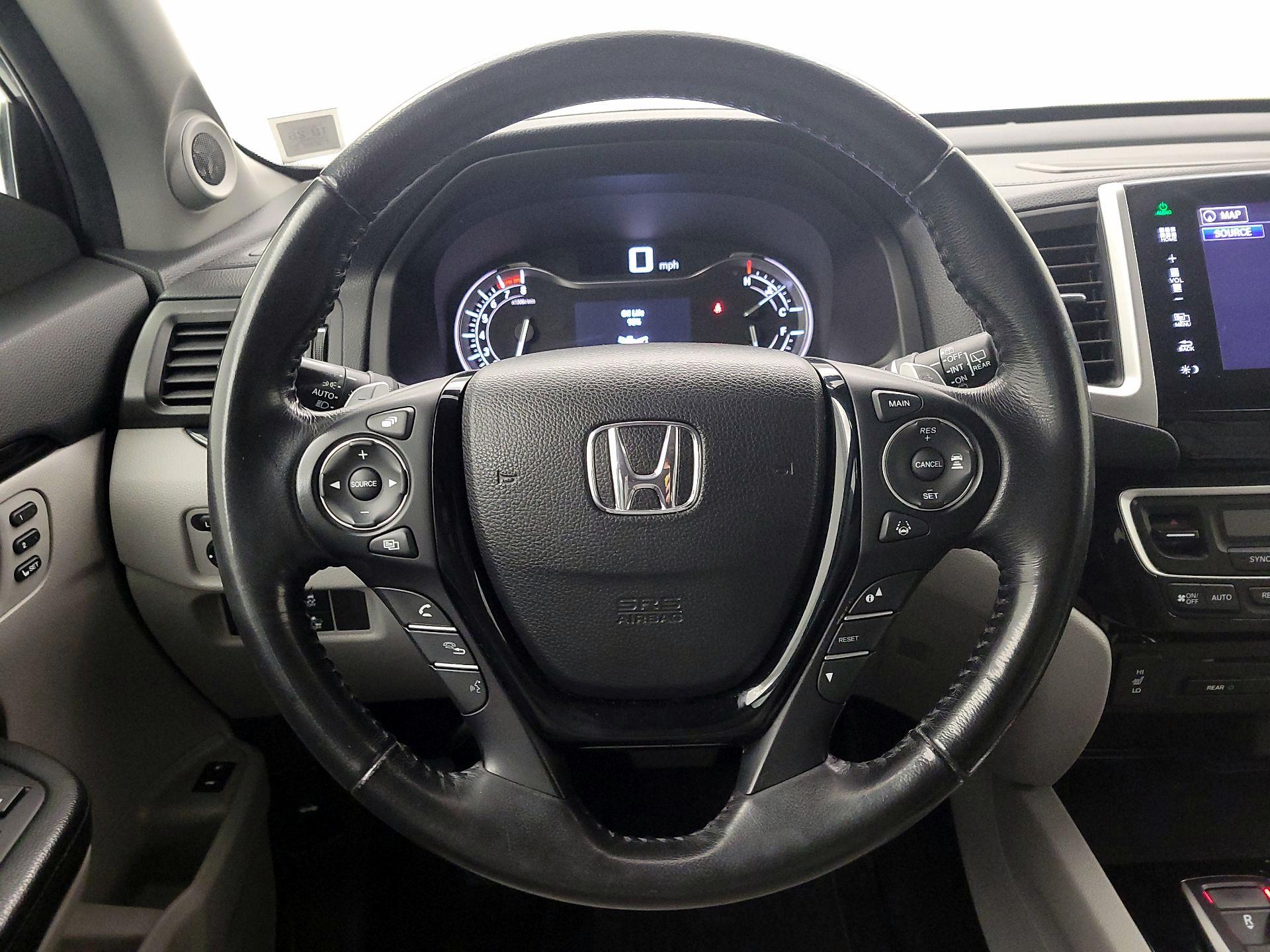 Thumbnail: 2016 Honda Pilot - 10