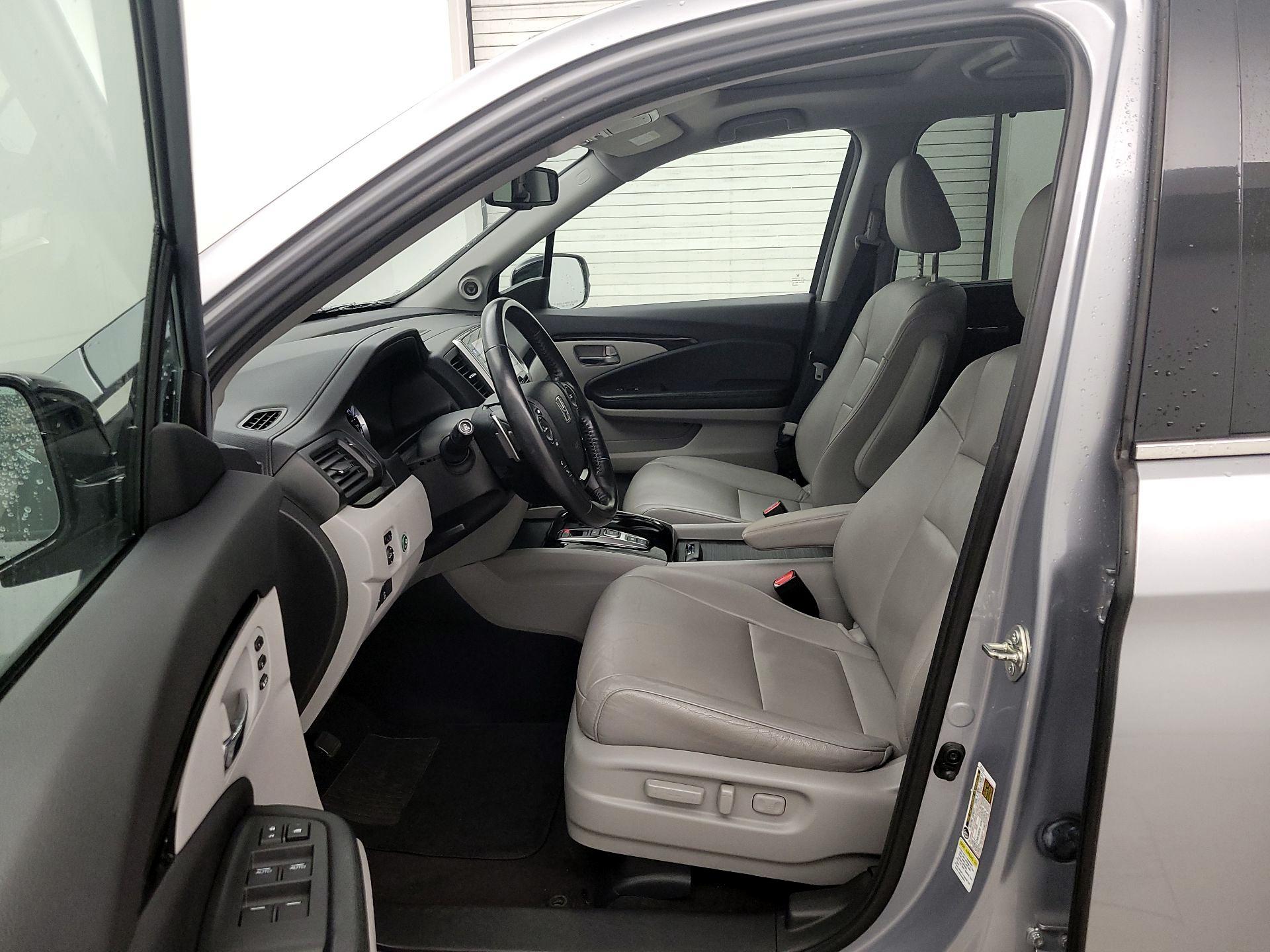 Thumbnail: 2016 Honda Pilot - 11