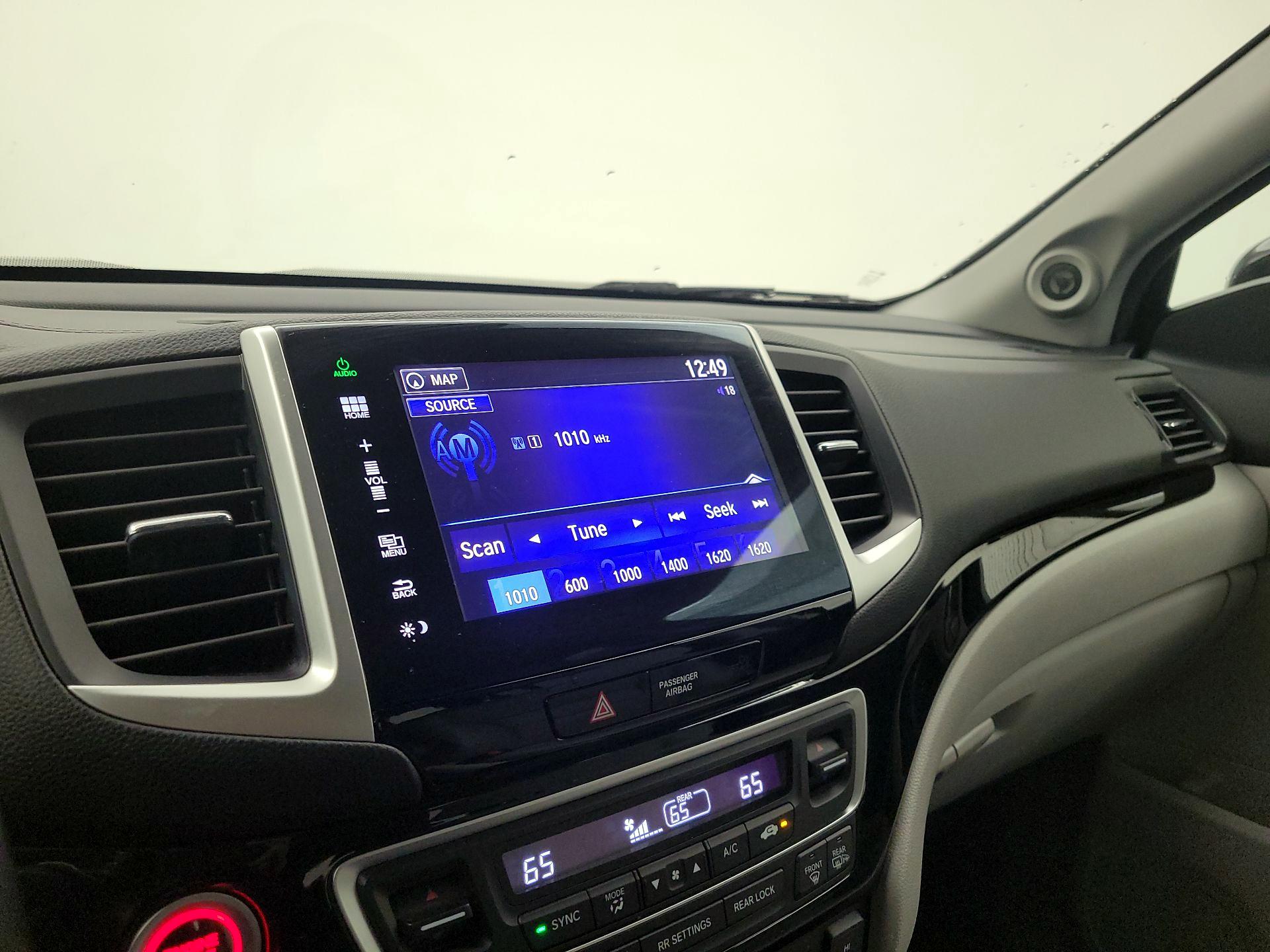 Thumbnail: 2016 Honda Pilot - 16