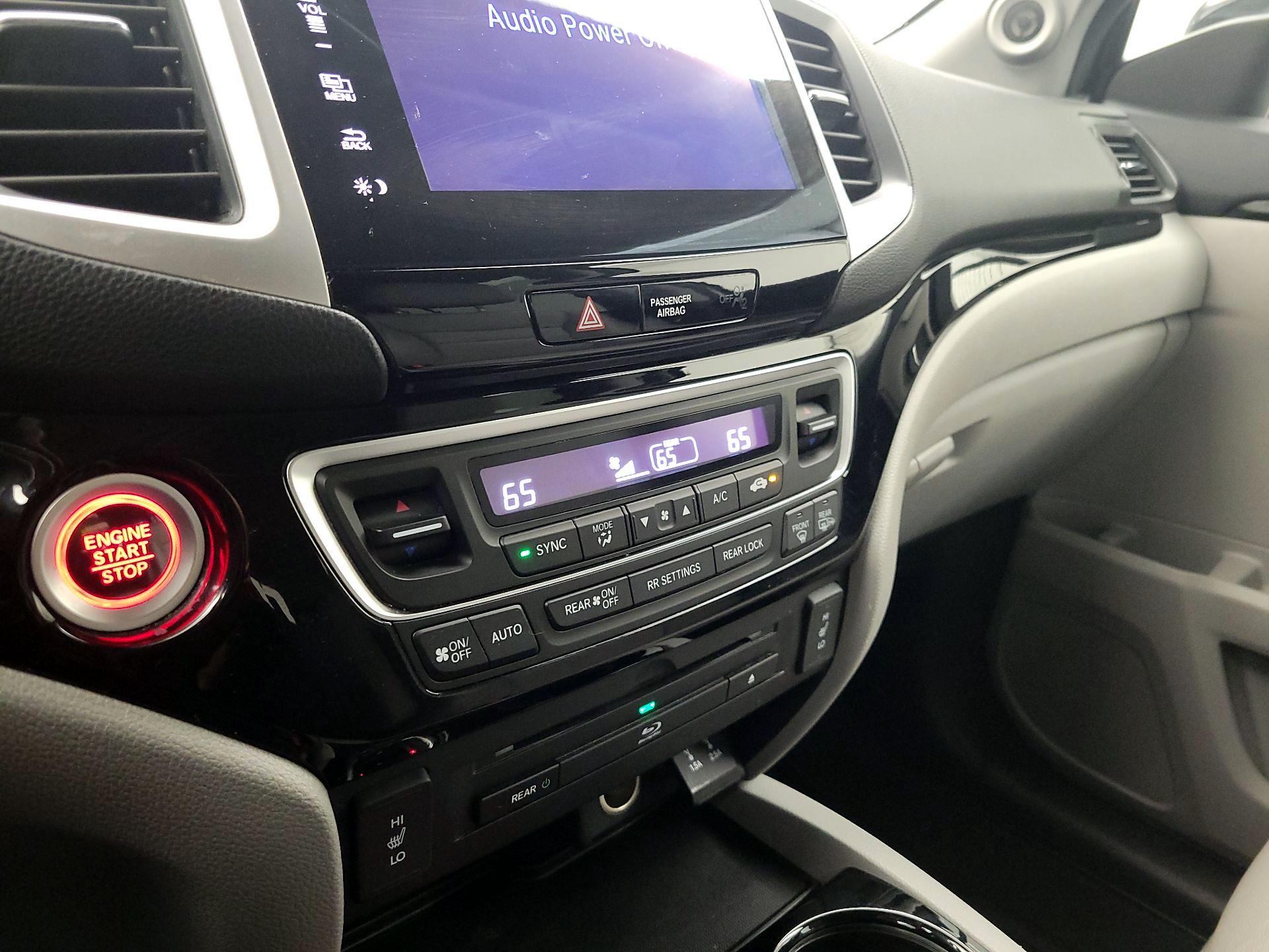 Thumbnail: 2016 Honda Pilot - 17