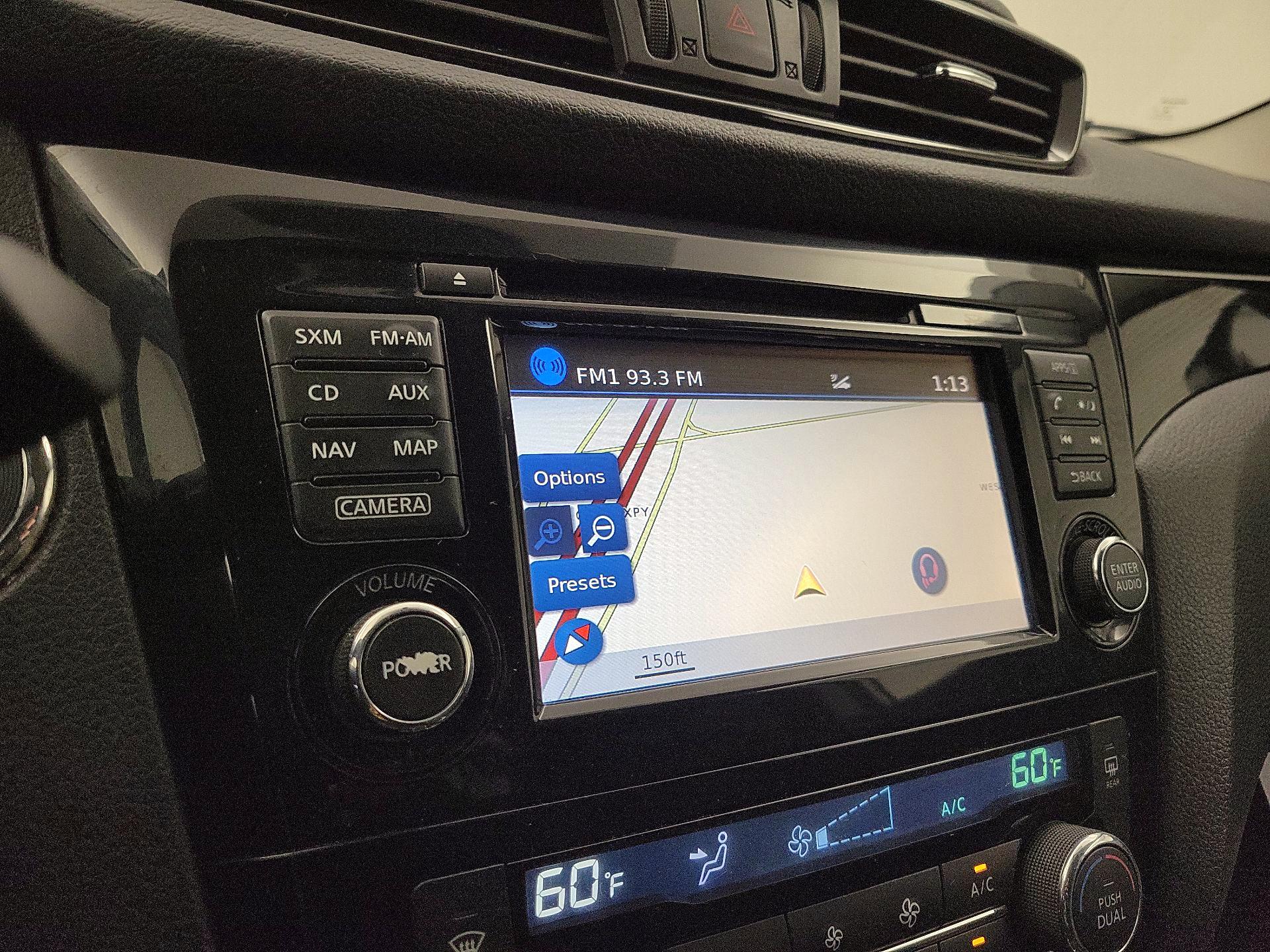 Thumbnail: 2017 Nissan Rogue Sport - 14