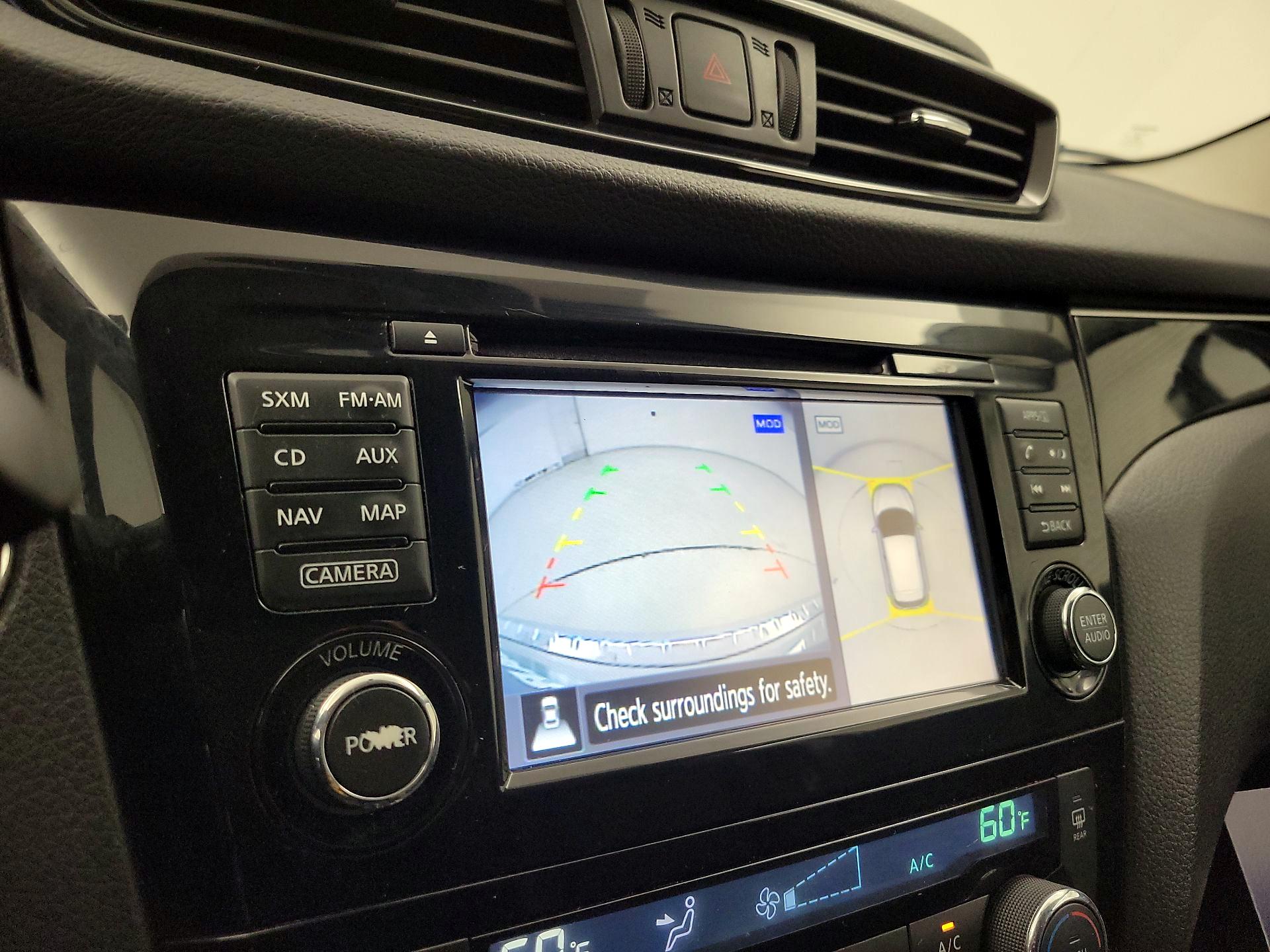 Thumbnail: 2017 Nissan Rogue Sport - 15