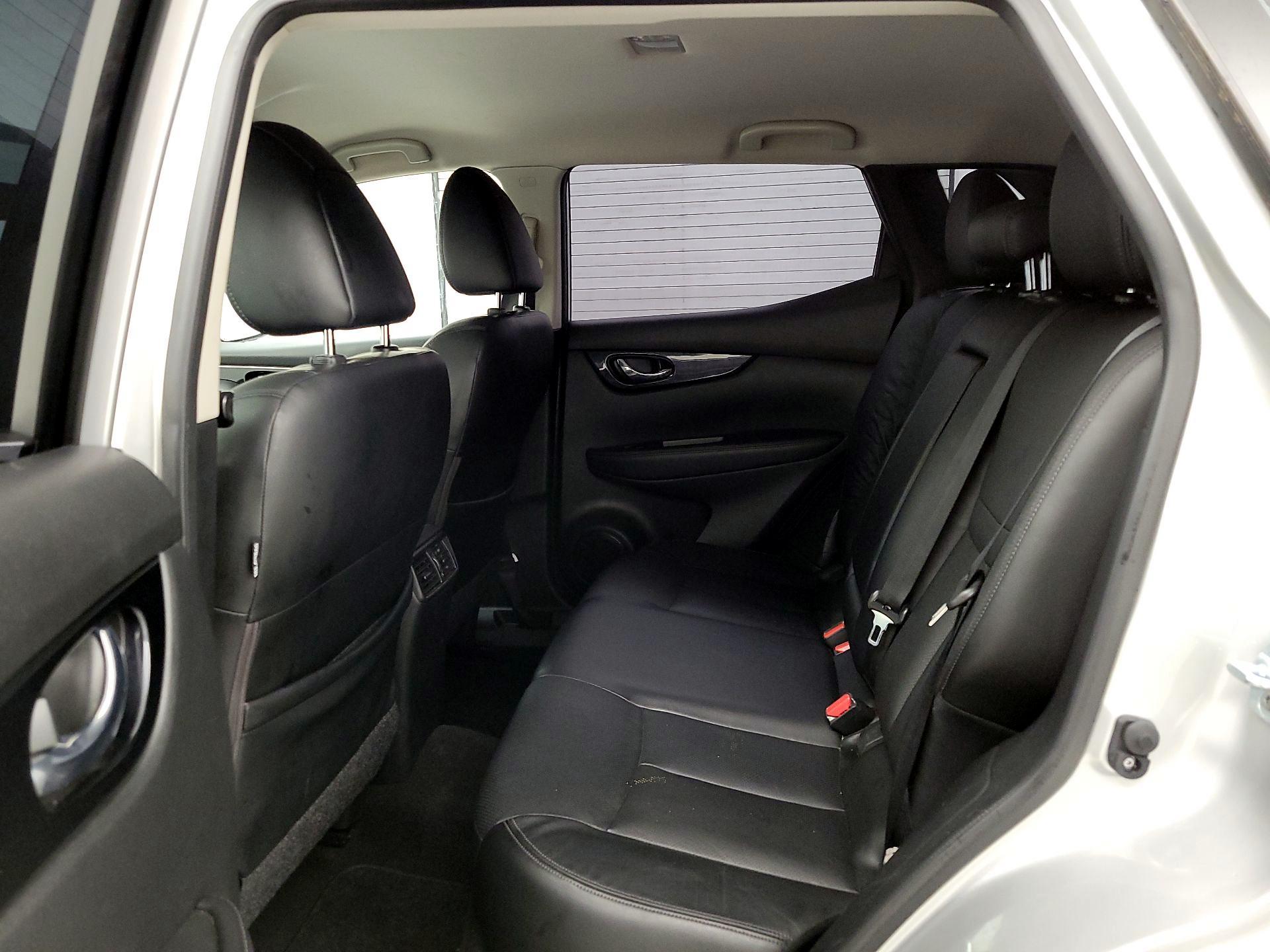 Thumbnail: 2017 Nissan Rogue Sport - 20