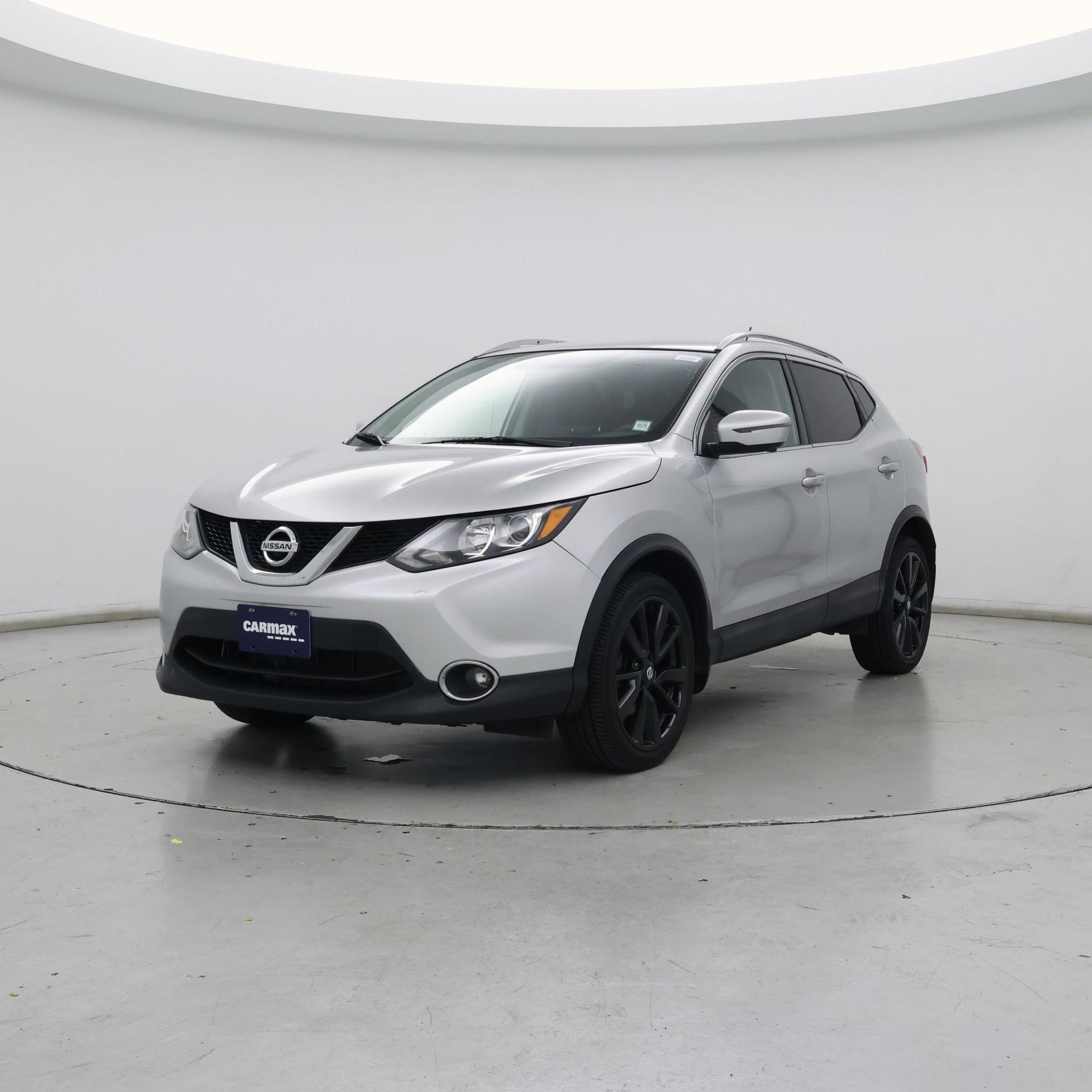 Thumbnail: 2017 Nissan Rogue Sport - 4