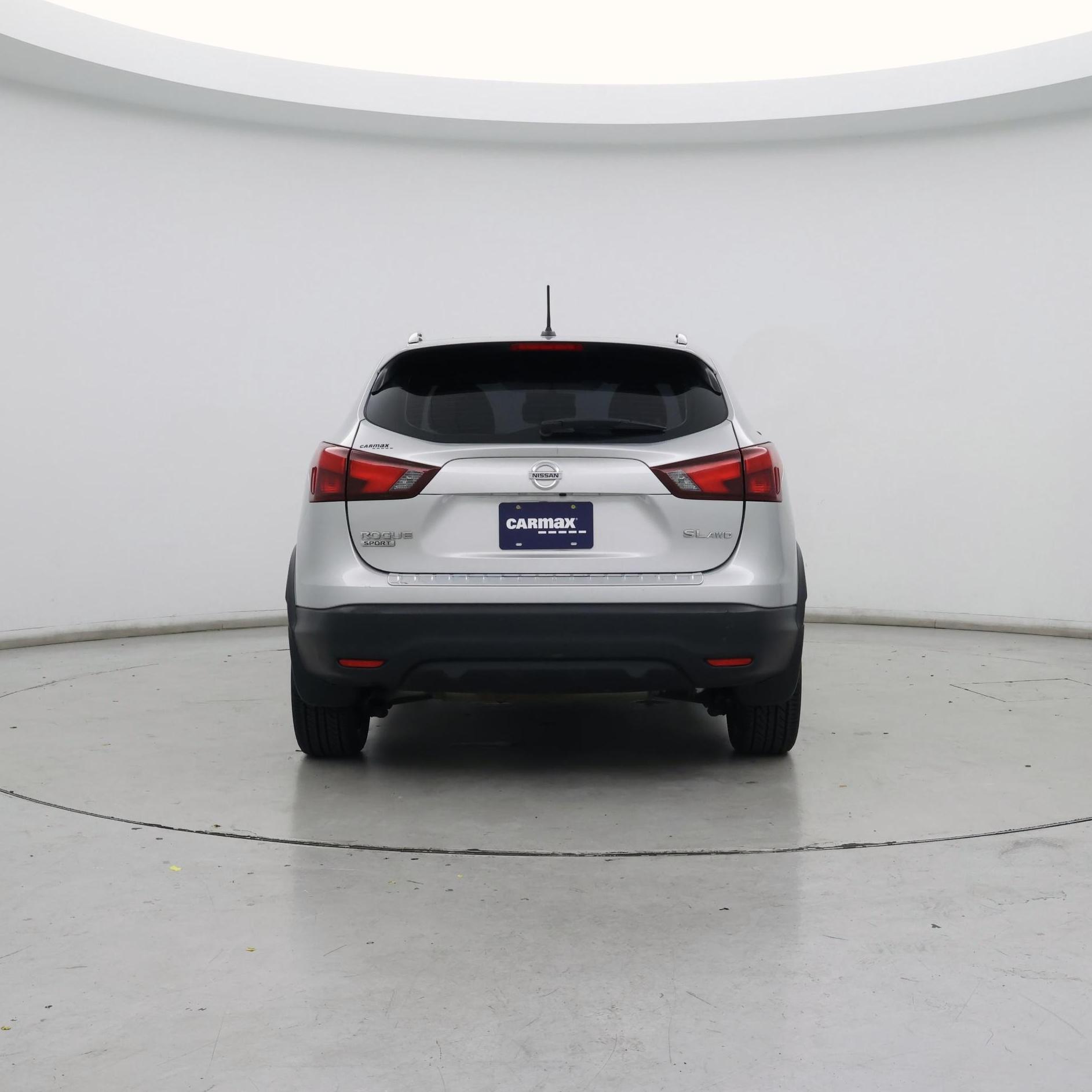 Thumbnail: 2017 Nissan Rogue Sport - 6