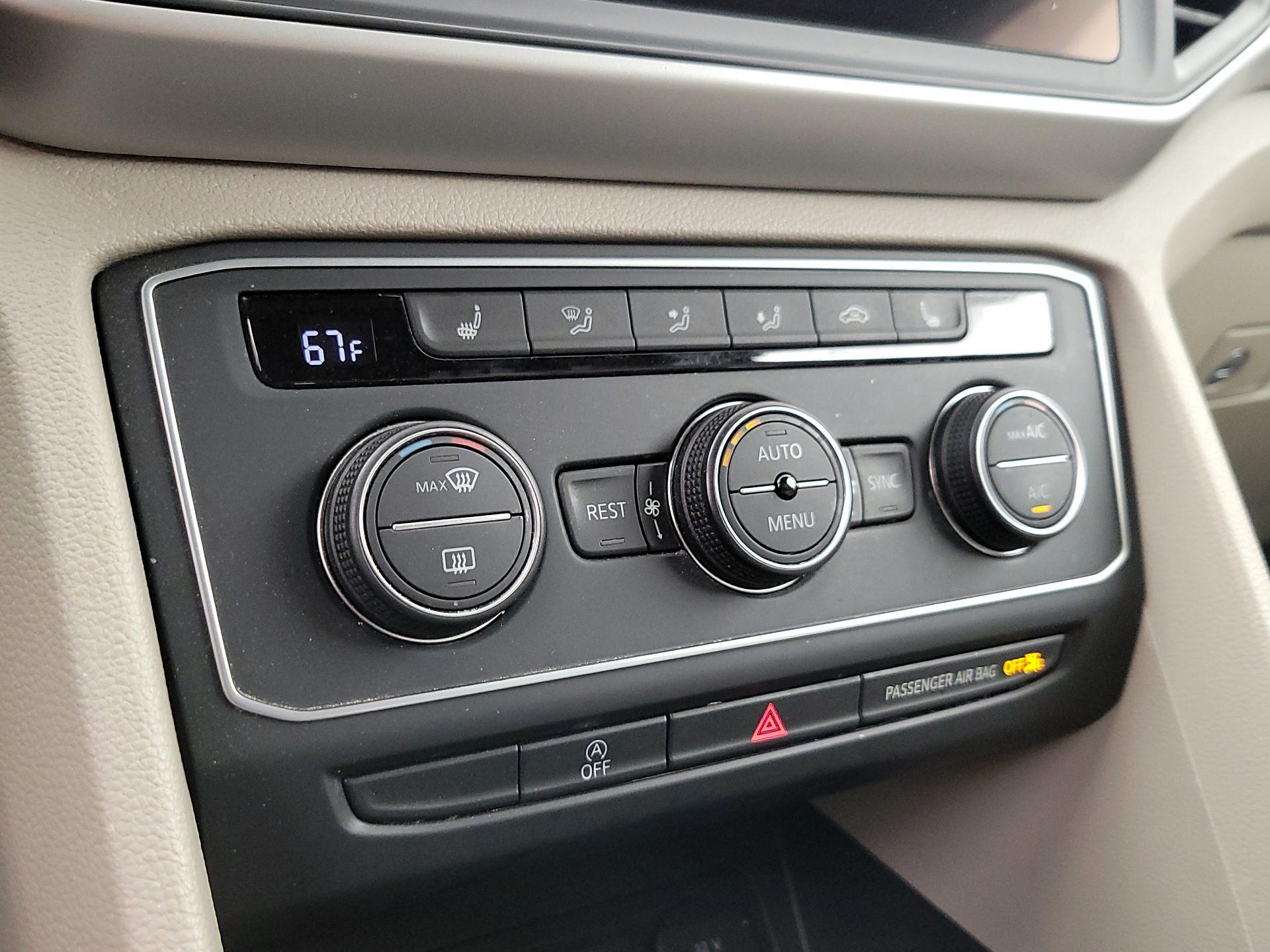 Thumbnail: 2021 Volkswagen Atlas - 16