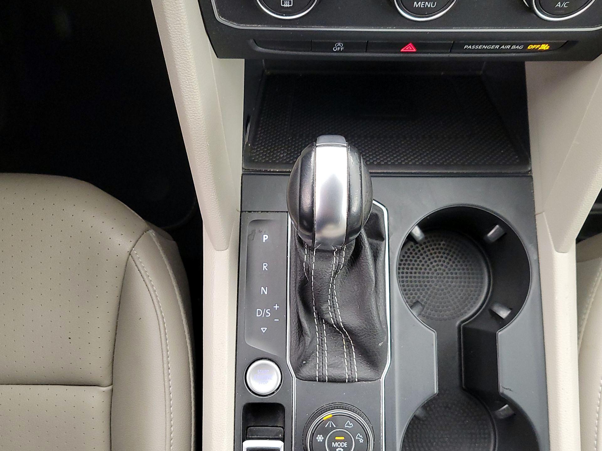 Thumbnail: 2021 Volkswagen Atlas - 17