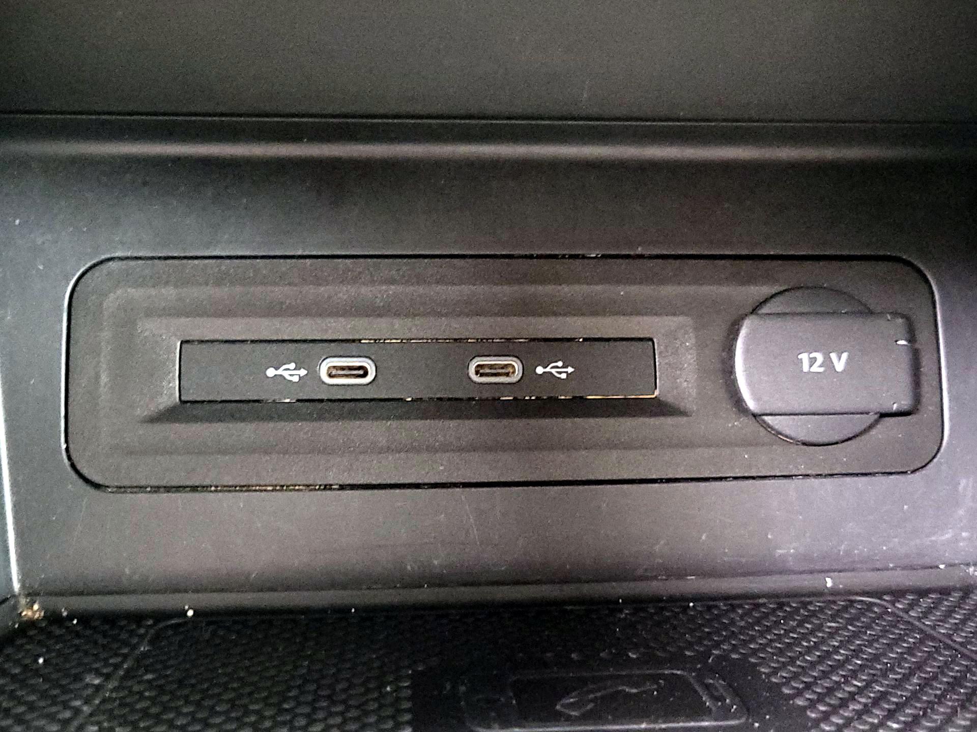 Thumbnail: 2021 Volkswagen Atlas - 18