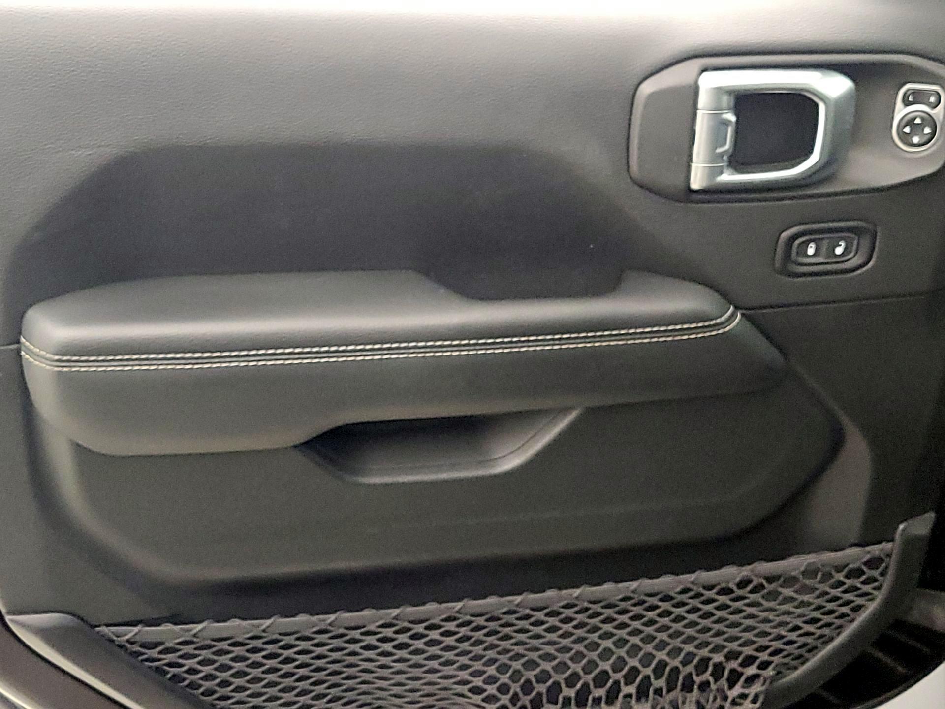 Thumbnail: 2020 Jeep Wrangler - 12