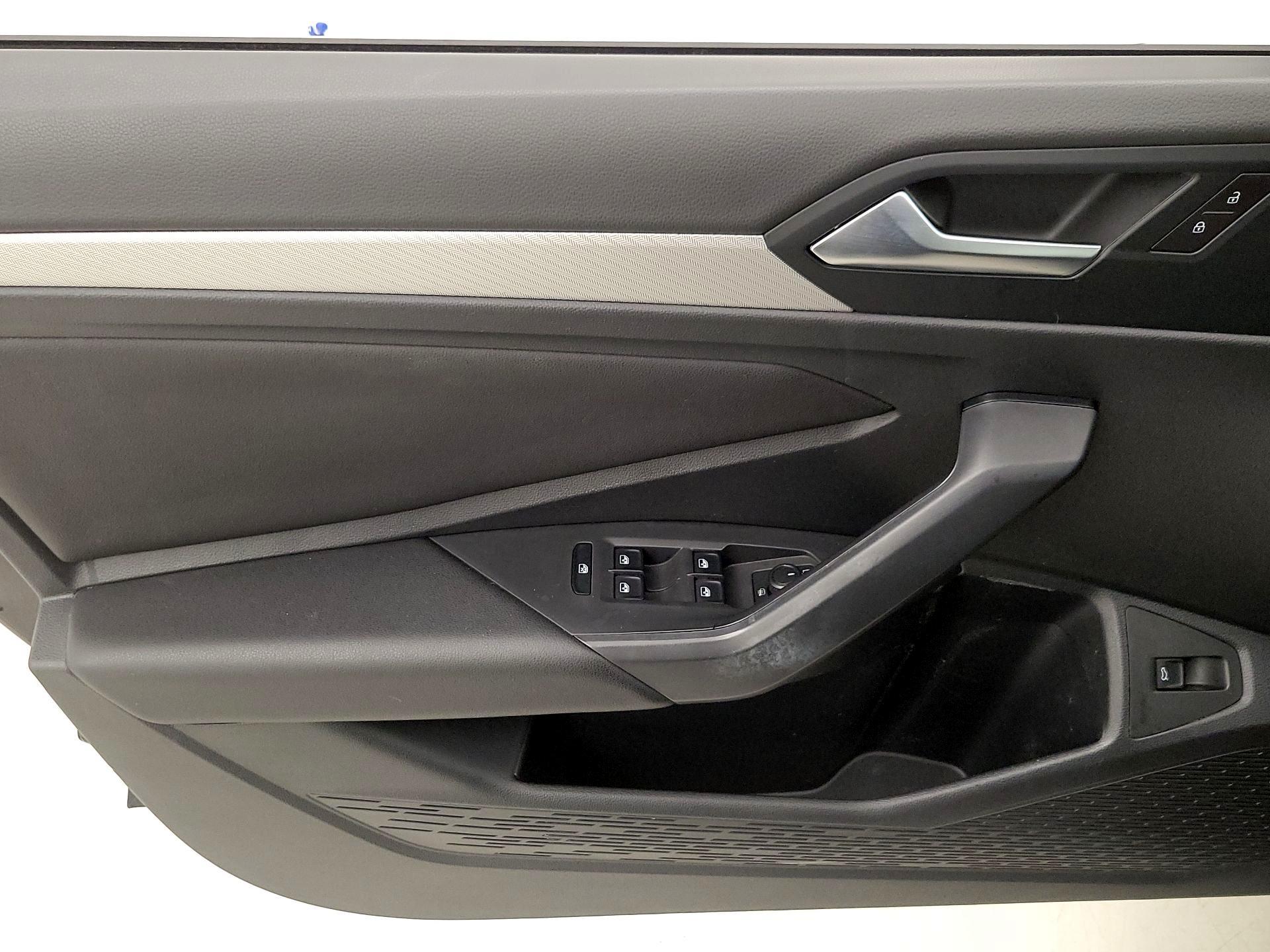 Thumbnail: 2019 Volkswagen Jetta - 12