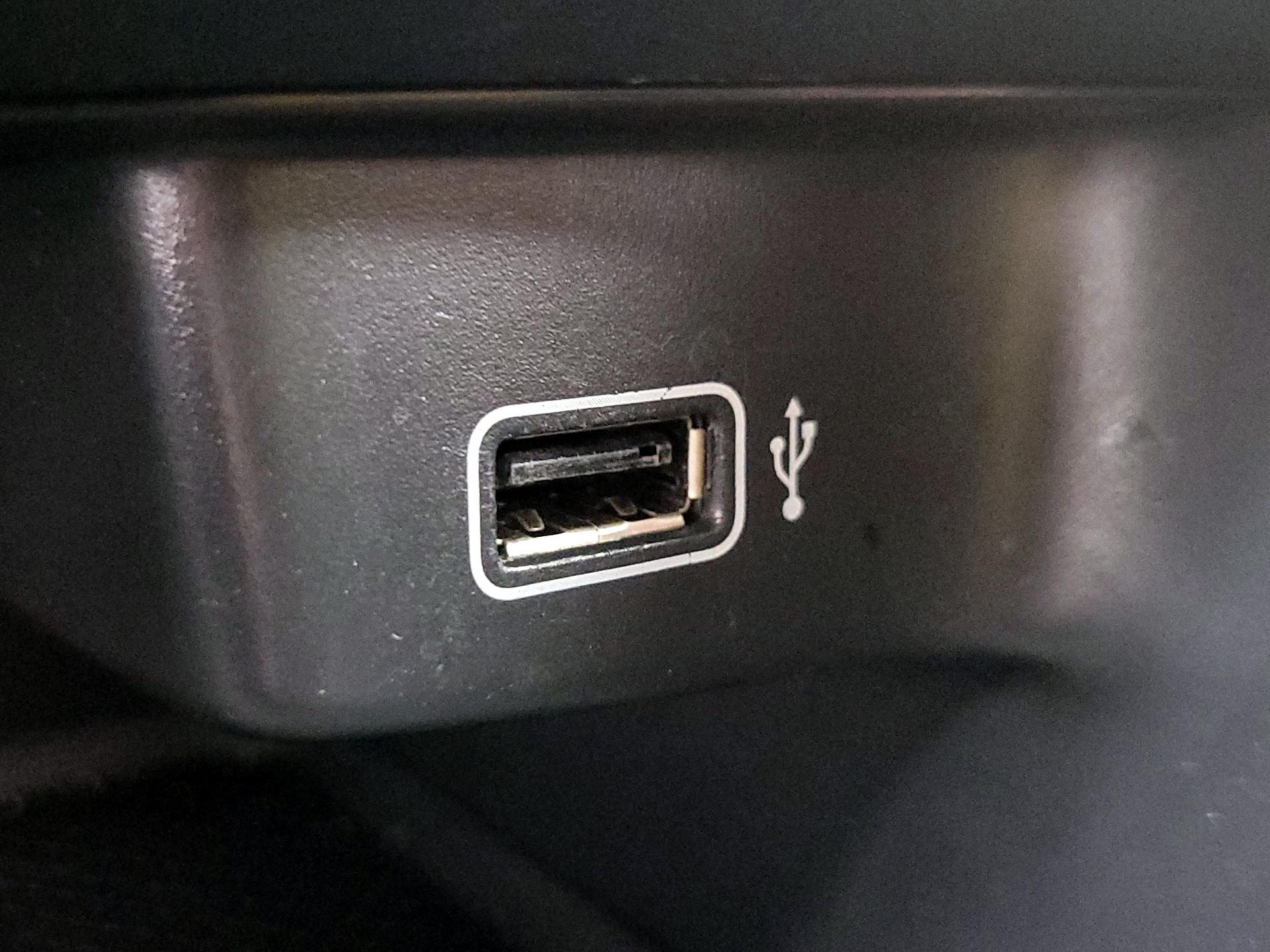 Thumbnail: 2019 Volkswagen Jetta - 18