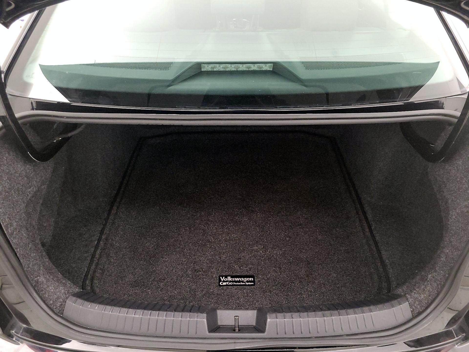 Thumbnail: 2019 Volkswagen Jetta - 20