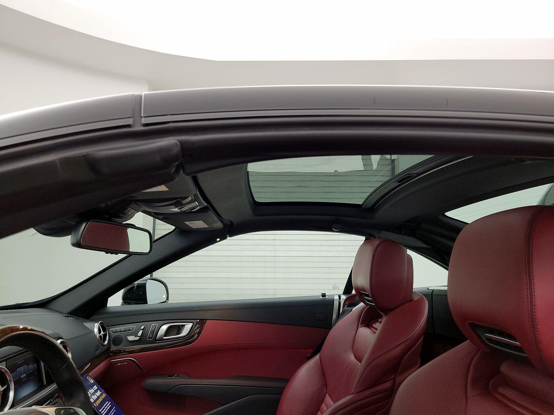 Thumbnail: 2019 Mercedes-Benz SL-Class - 19