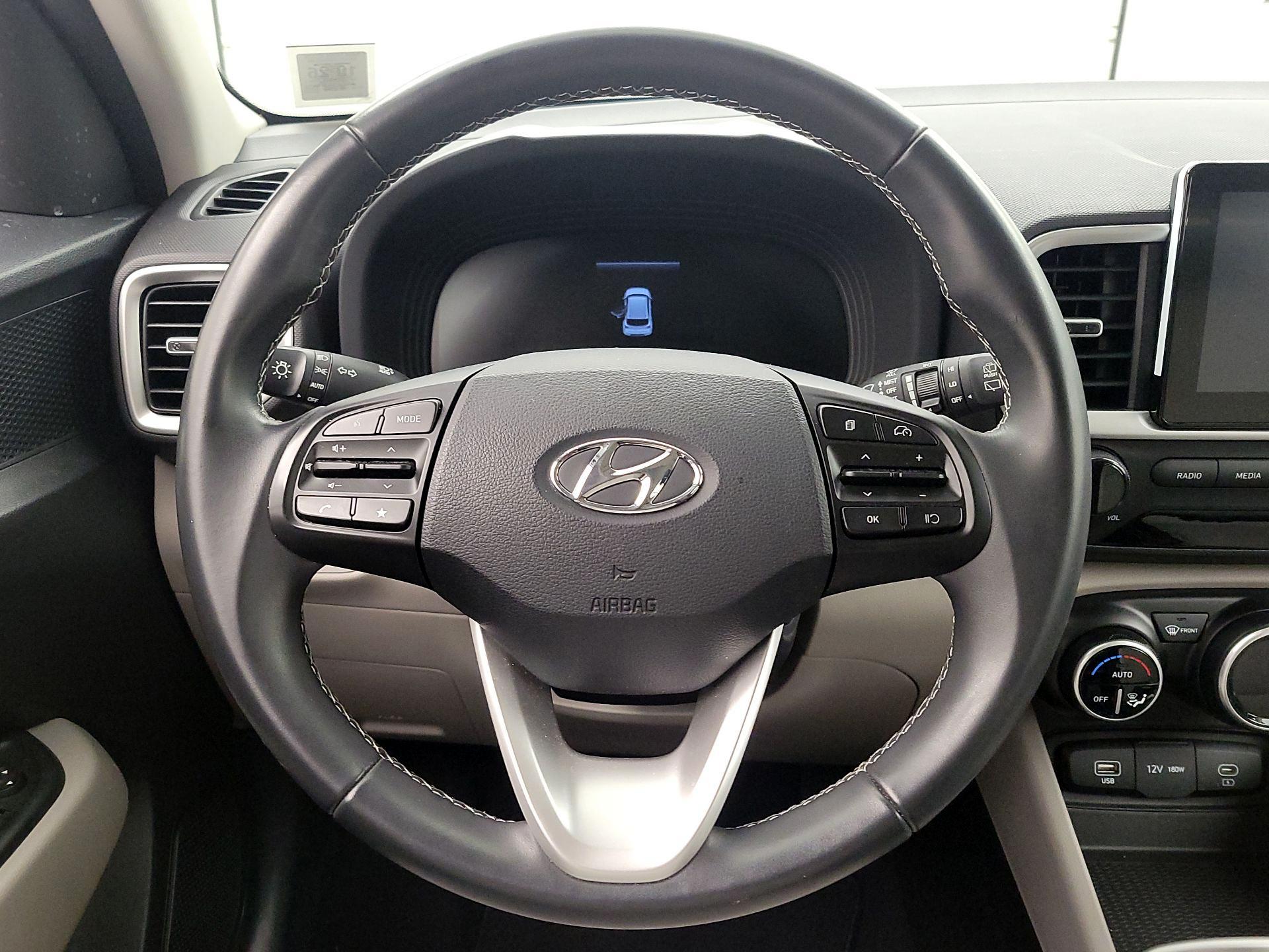 Thumbnail: 2023 Hyundai Venue - 10