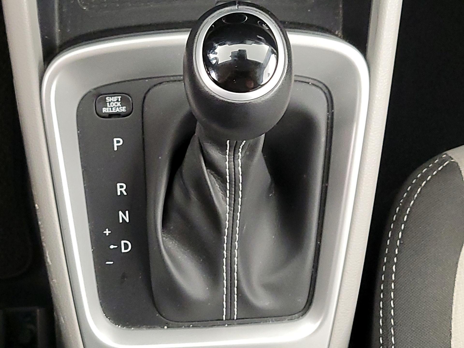 Thumbnail: 2023 Hyundai Venue - 17