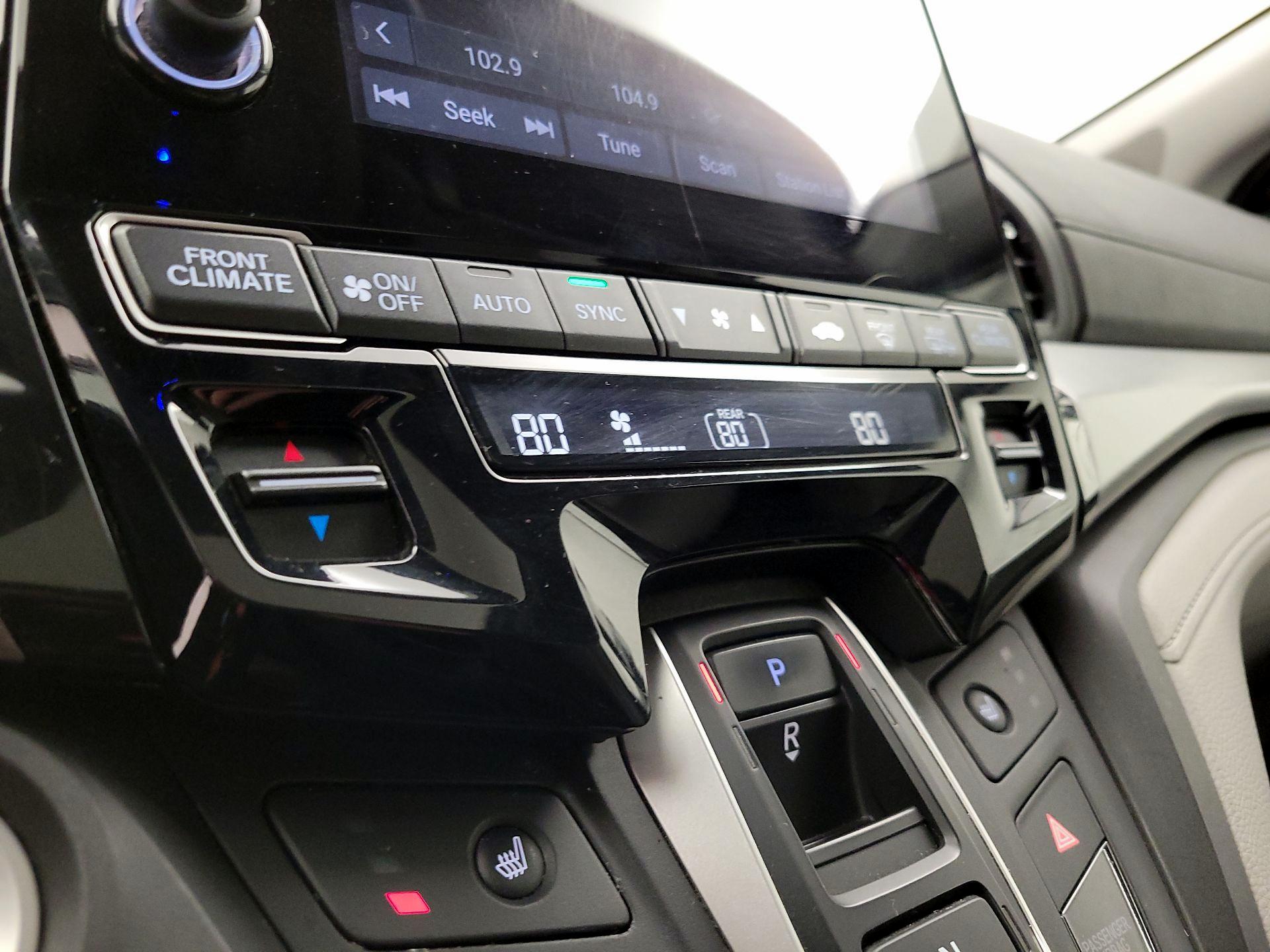 Thumbnail: 2018 Honda Odyssey - 16