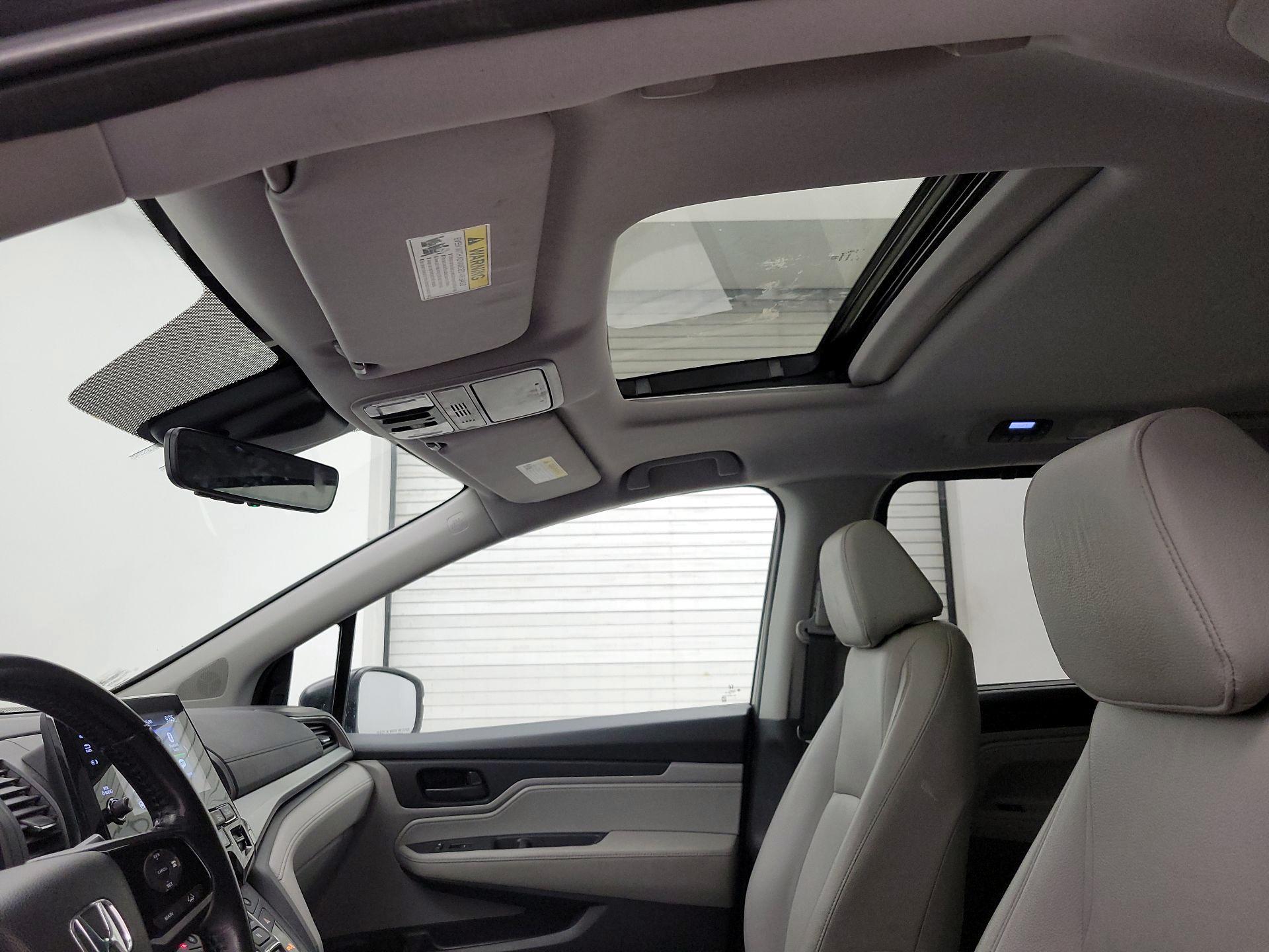 Thumbnail: 2018 Honda Odyssey - 18