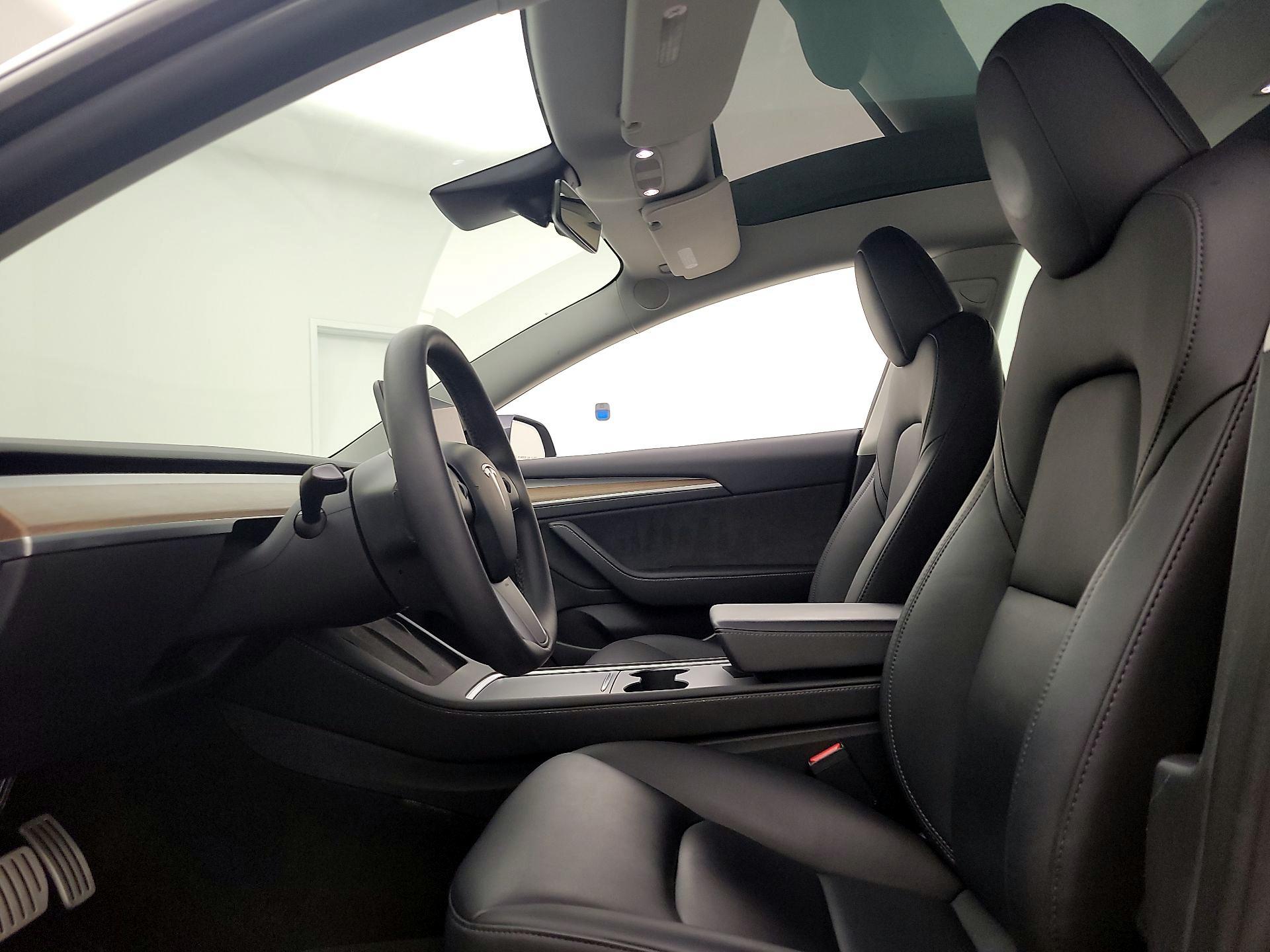 Thumbnail: 2023 Tesla Model 3 - 11