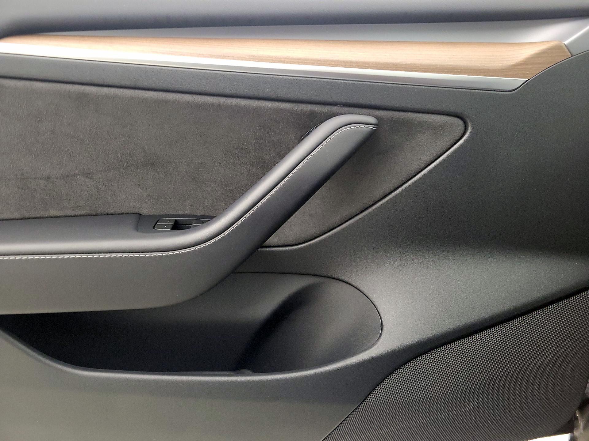 Thumbnail: 2023 Tesla Model 3 - 12