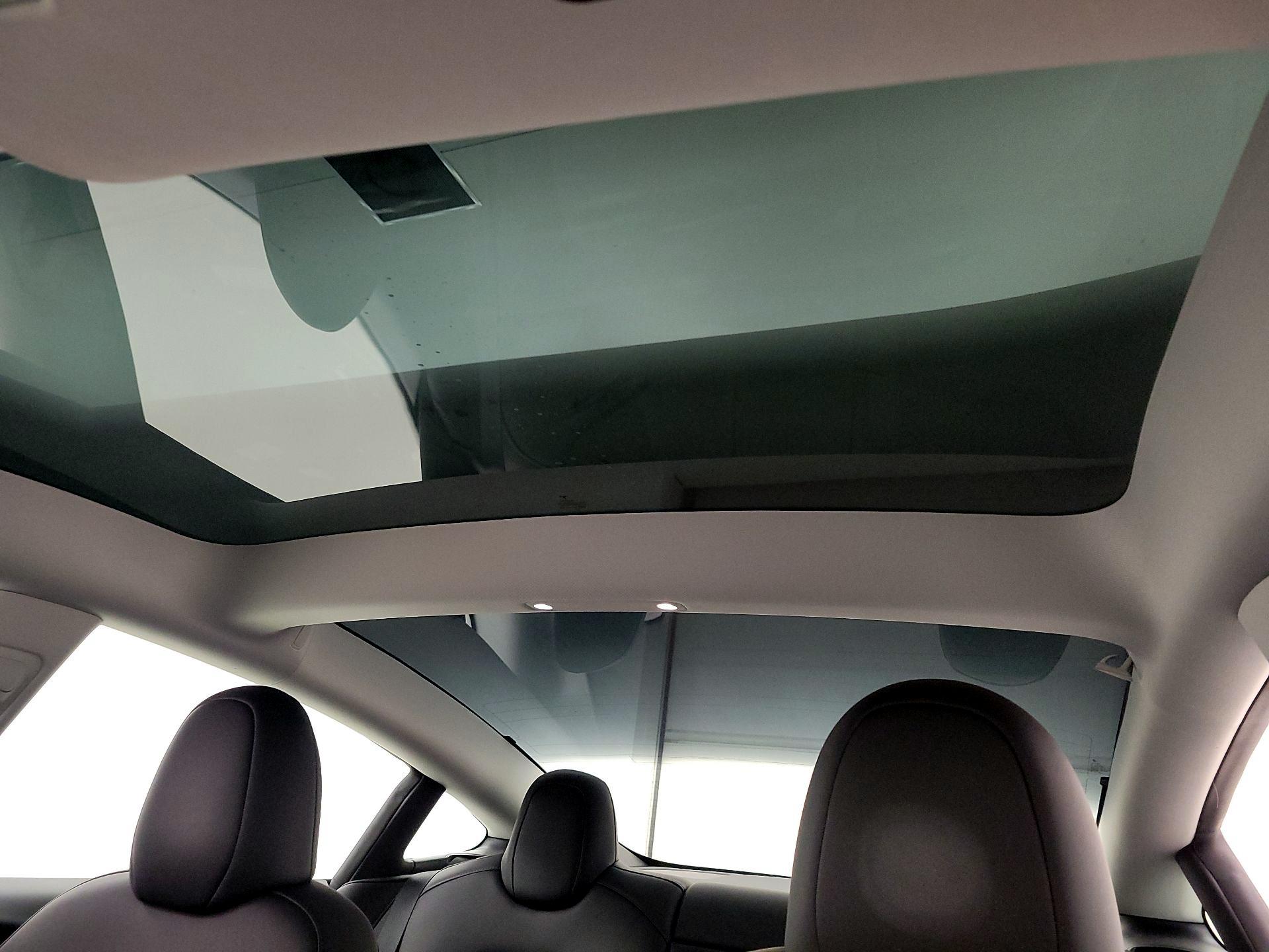 Thumbnail: 2023 Tesla Model 3 - 19