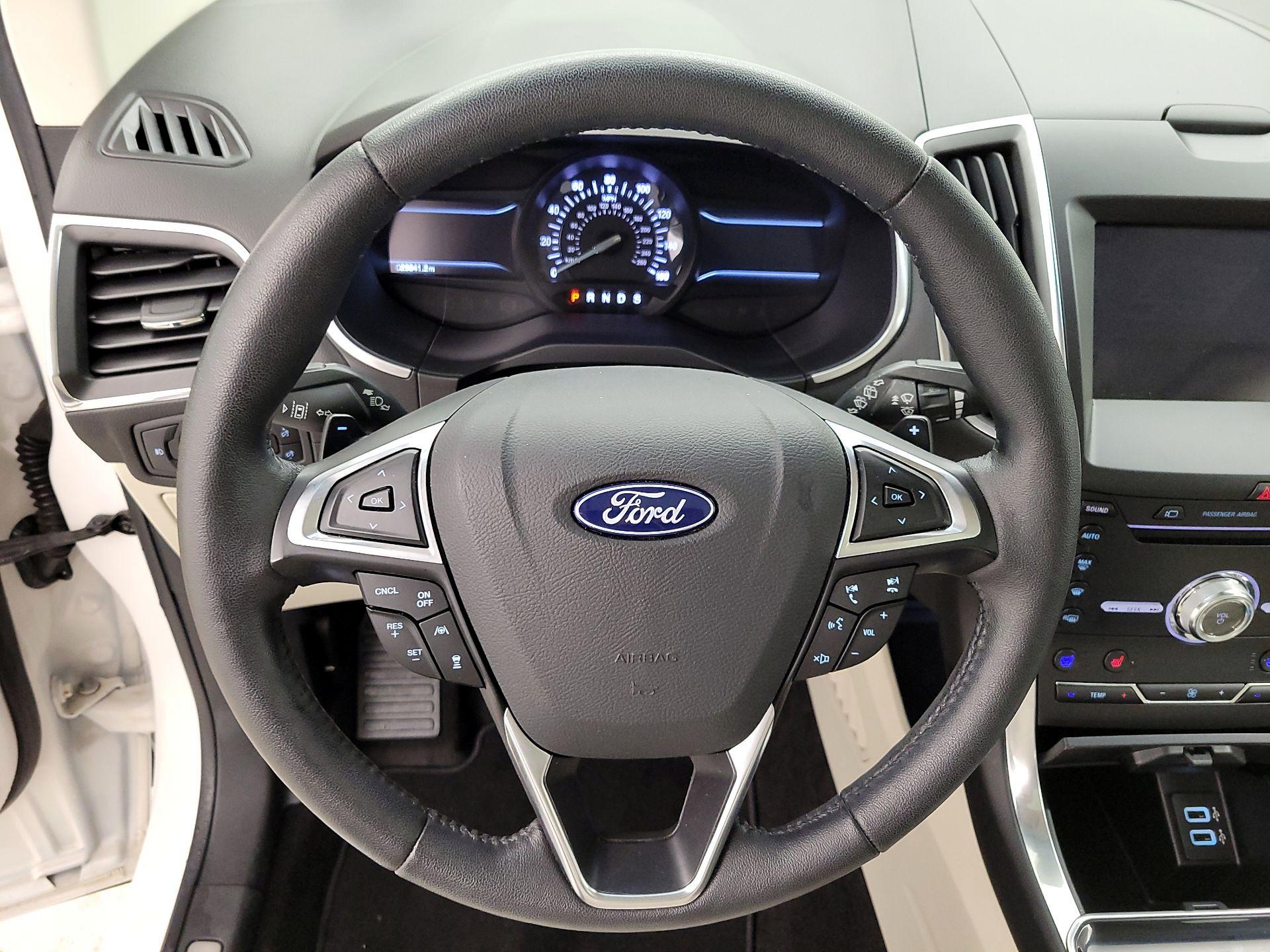 Thumbnail: 2019 Ford Edge - 10