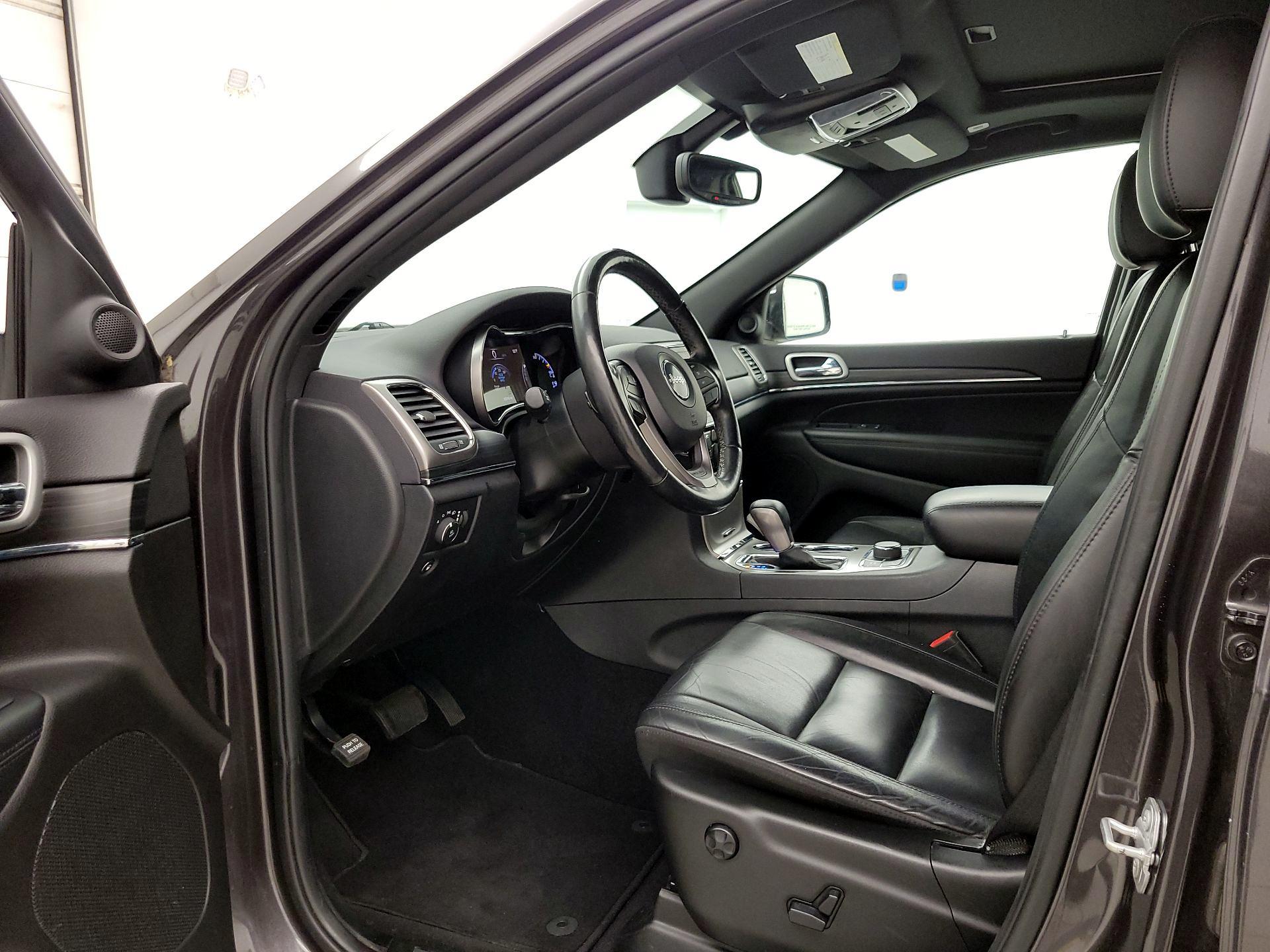 Thumbnail: 2020 Jeep Grand Cherokee - 11