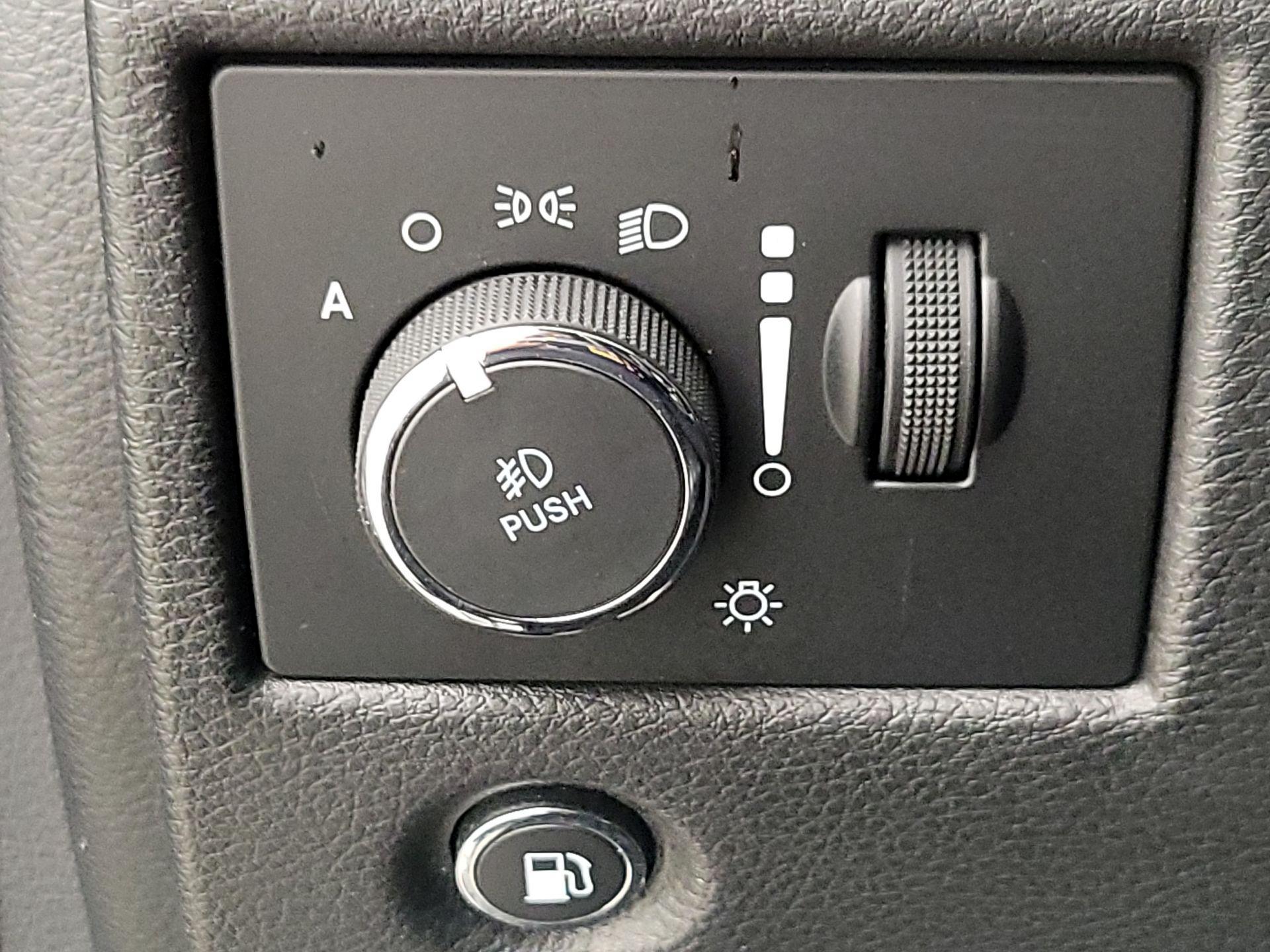 Thumbnail: 2020 Jeep Grand Cherokee - 13