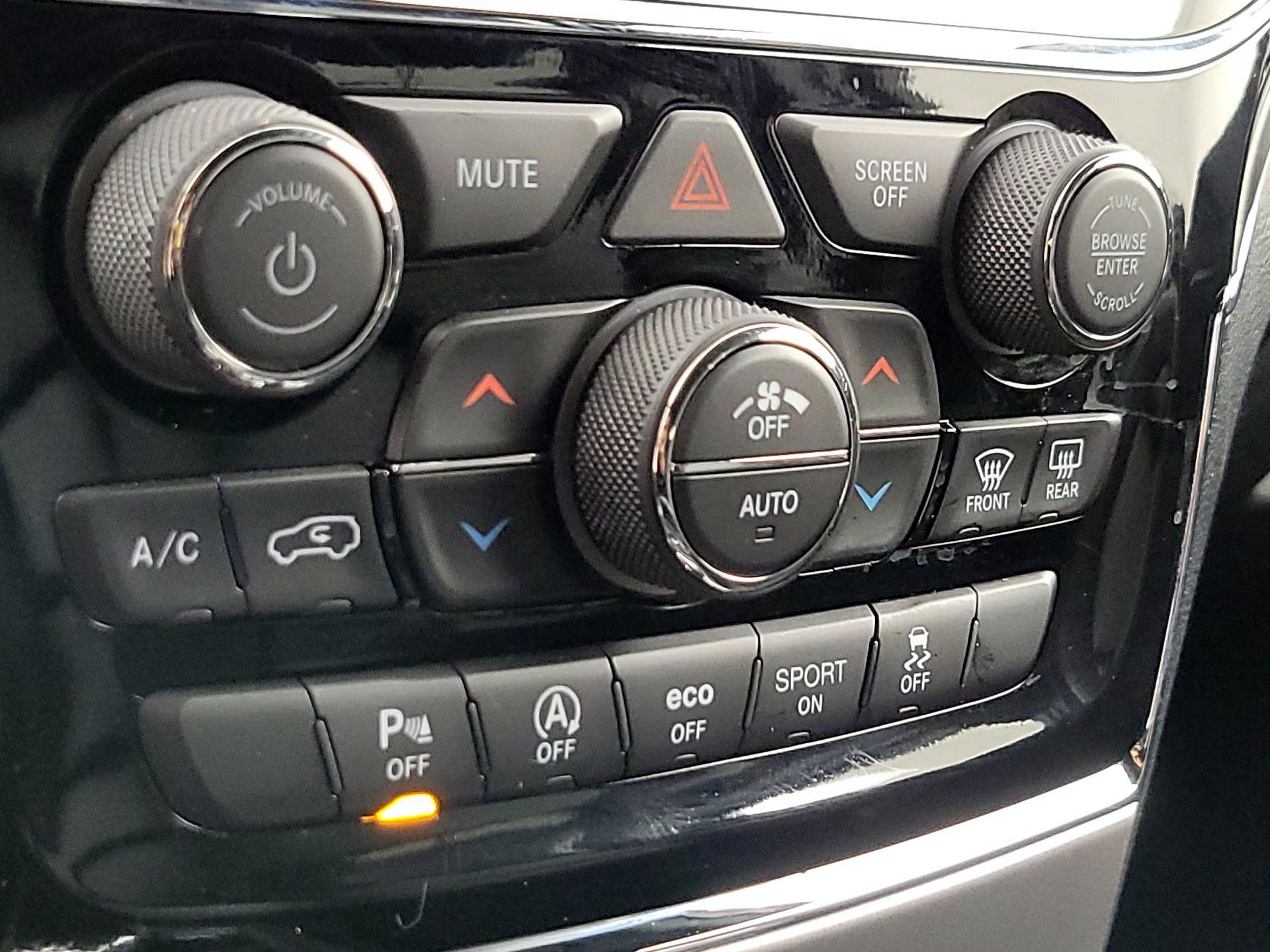 Thumbnail: 2020 Jeep Grand Cherokee - 17