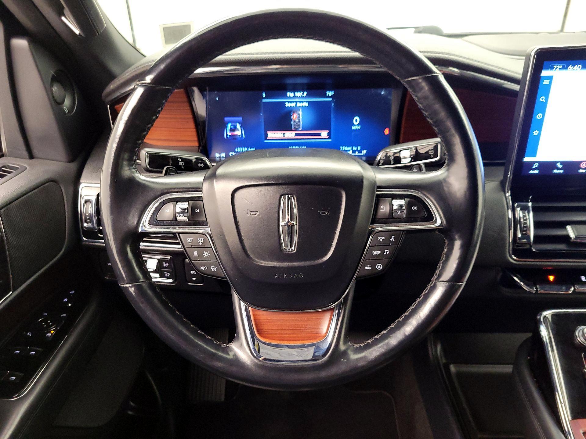 Thumbnail: 2022 Lincoln Navigator - 10