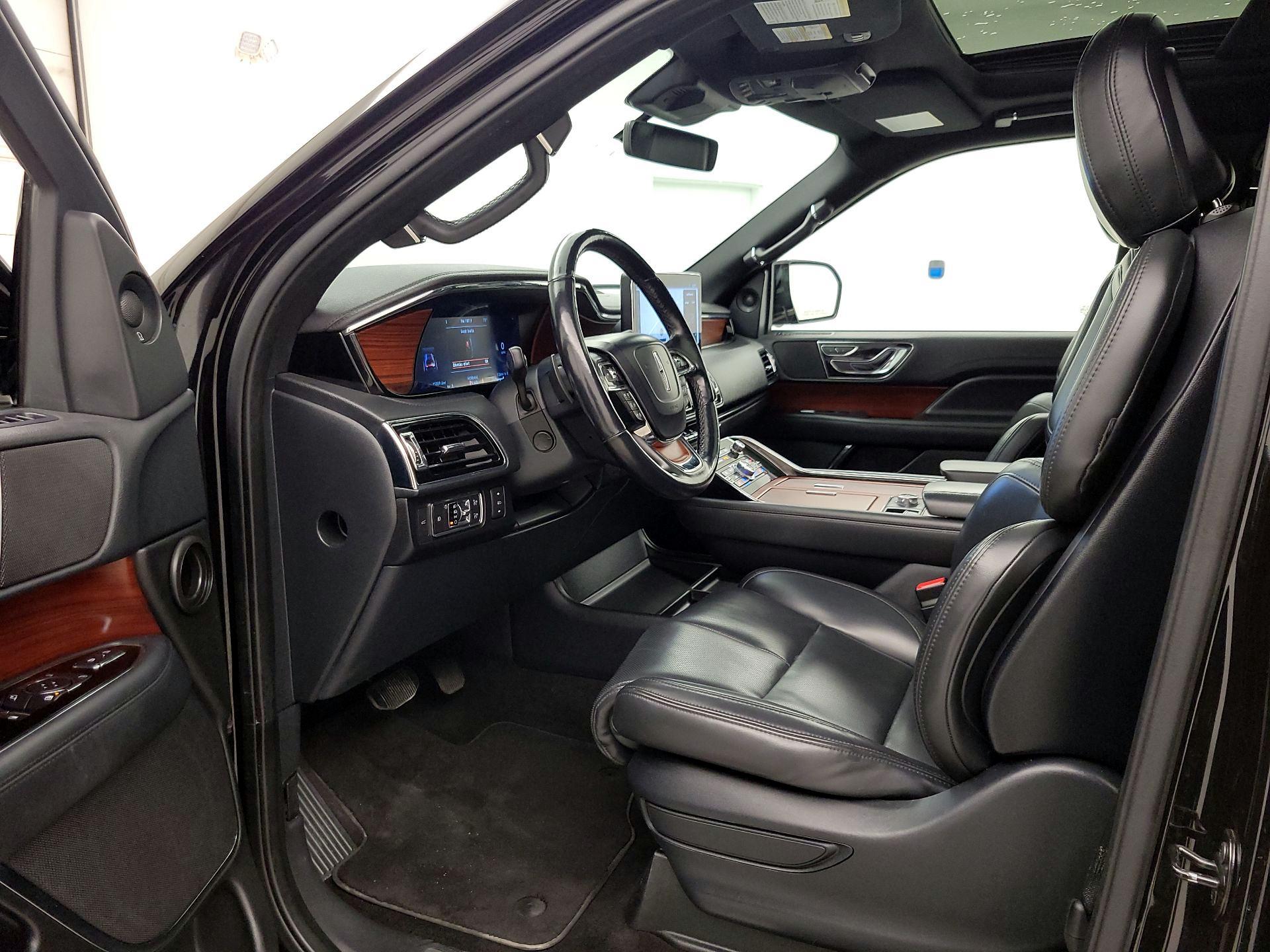 Thumbnail: 2022 Lincoln Navigator - 11