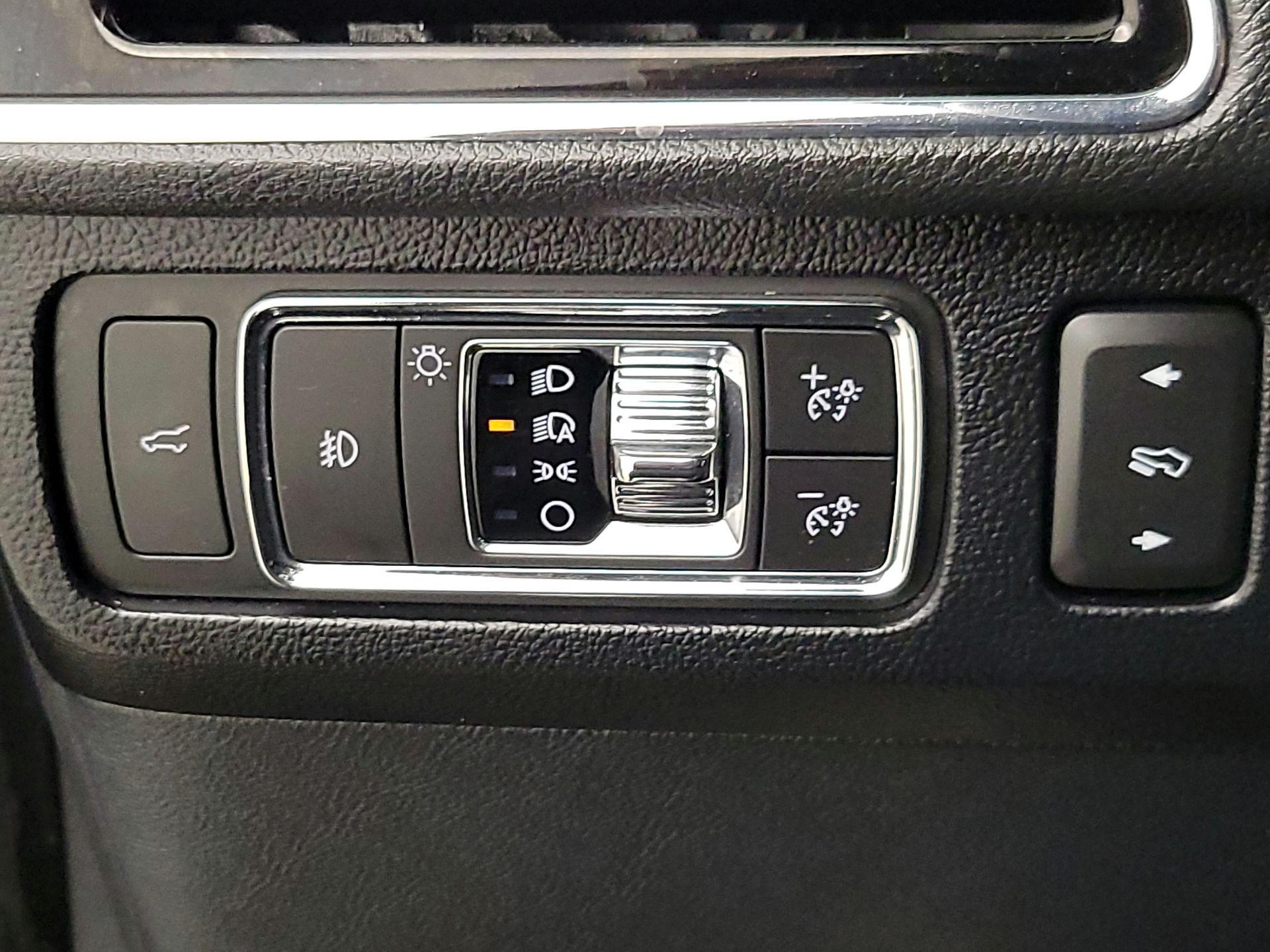 Thumbnail: 2022 Lincoln Navigator - 13