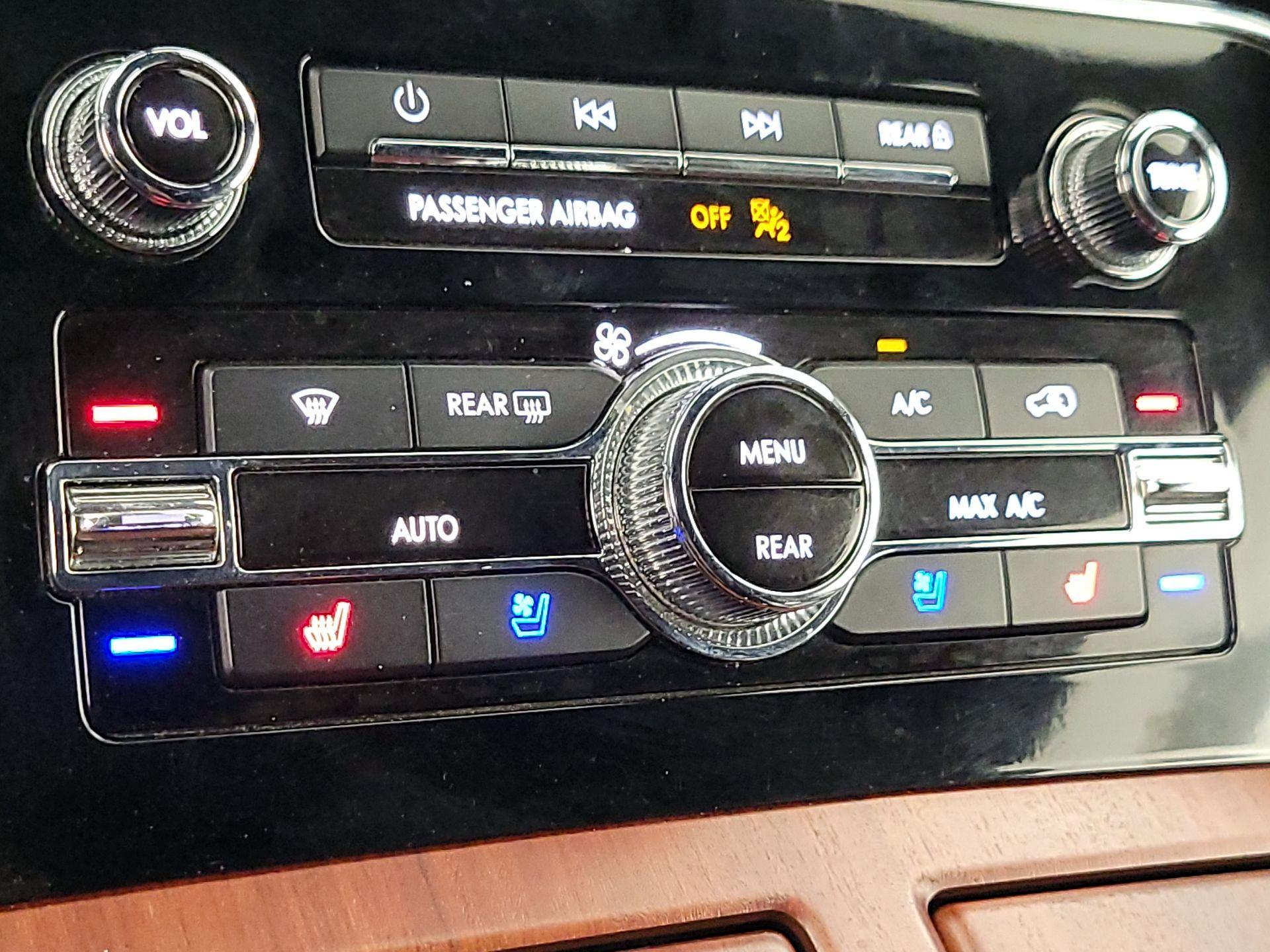 Thumbnail: 2022 Lincoln Navigator - 17