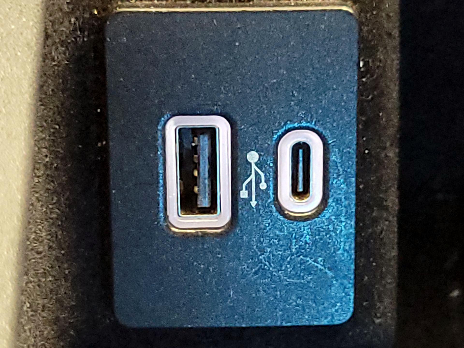 Thumbnail: 2022 Lincoln Navigator - 19