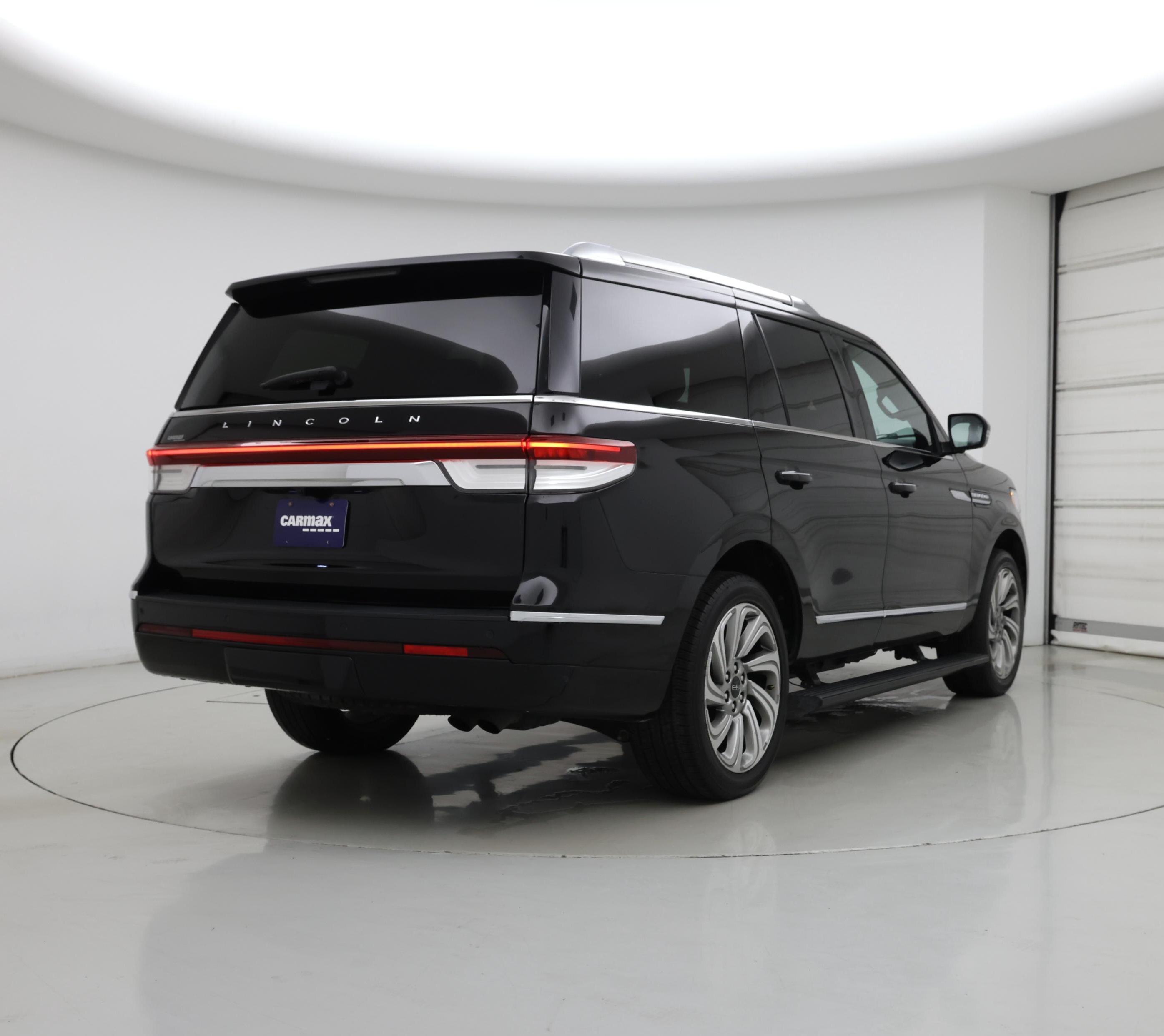 Thumbnail: 2022 Lincoln Navigator - 8